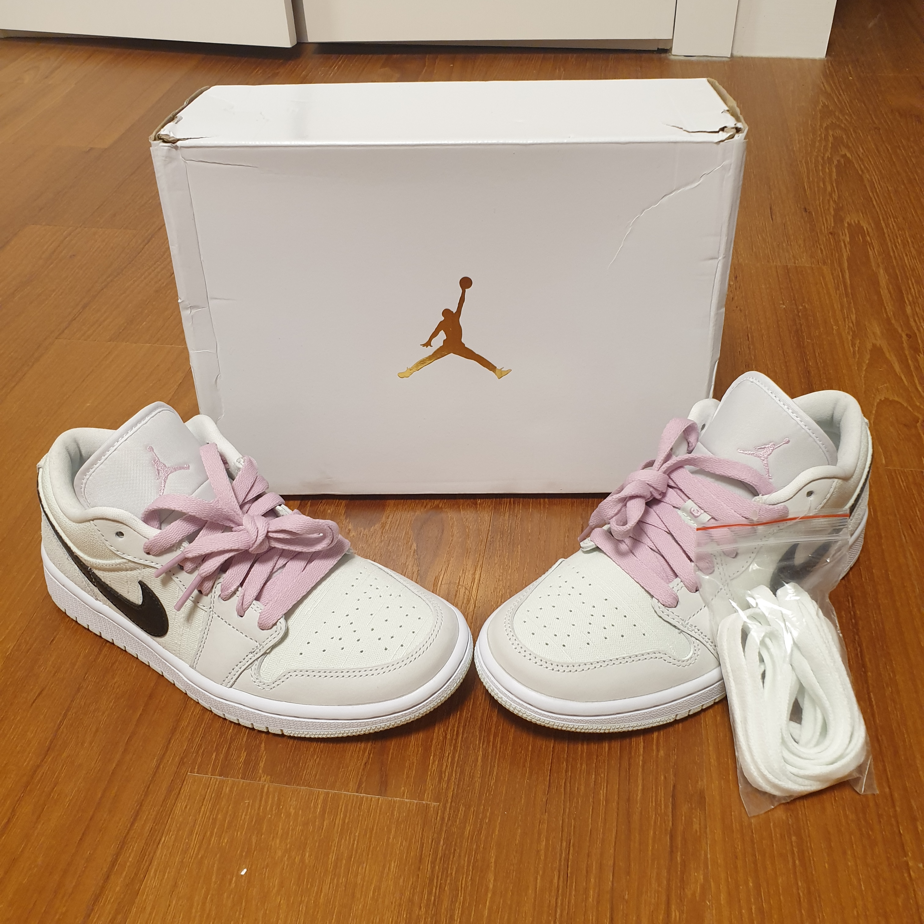 (W) Jordan 1 Low SE Barely Green 착용 스타일 - 3