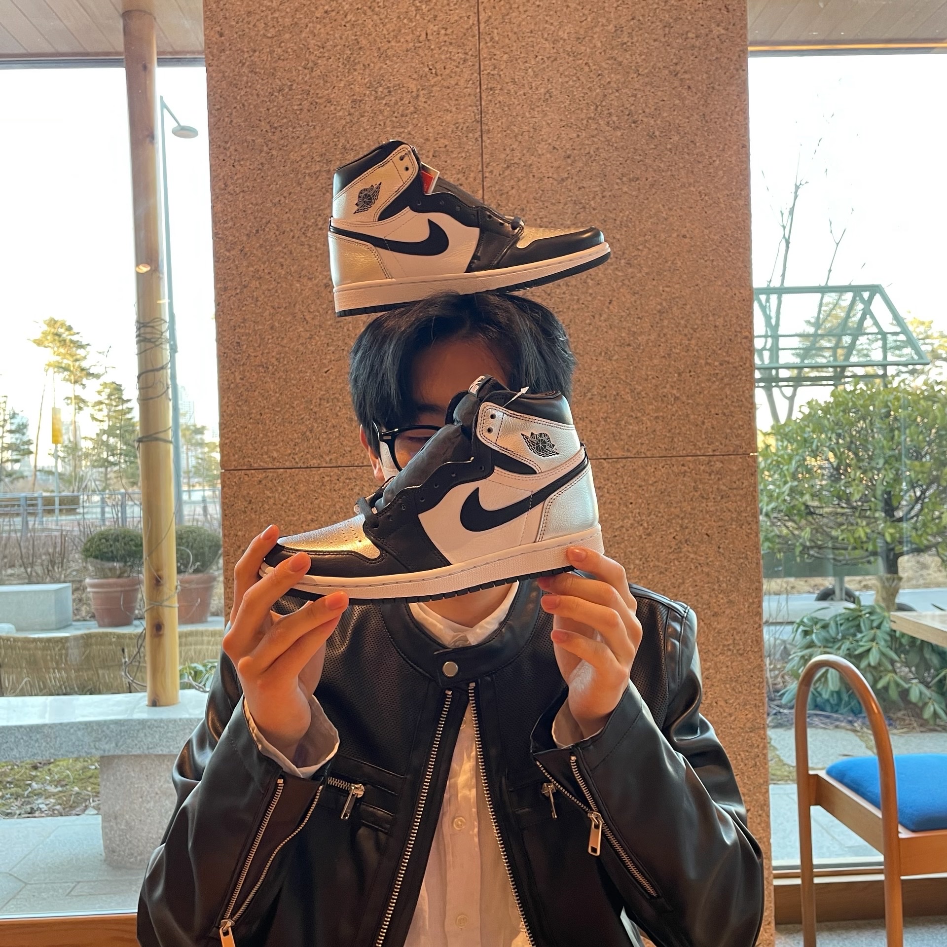 (W) Jordan 1 Retro High OG Silver Toe 착용 스타일 - 1