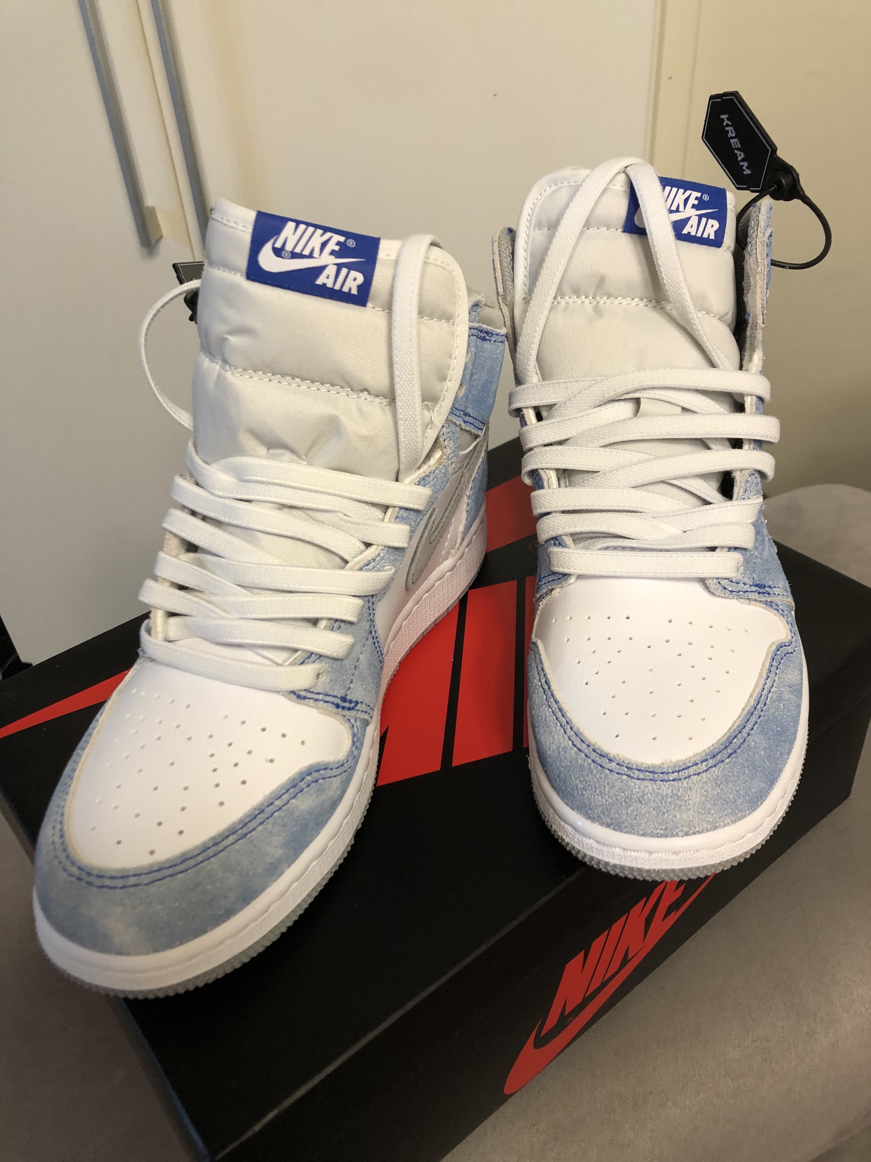 (GS) Jordan 1 Retro High OG Hyper Royal 착용 스타일 - 4