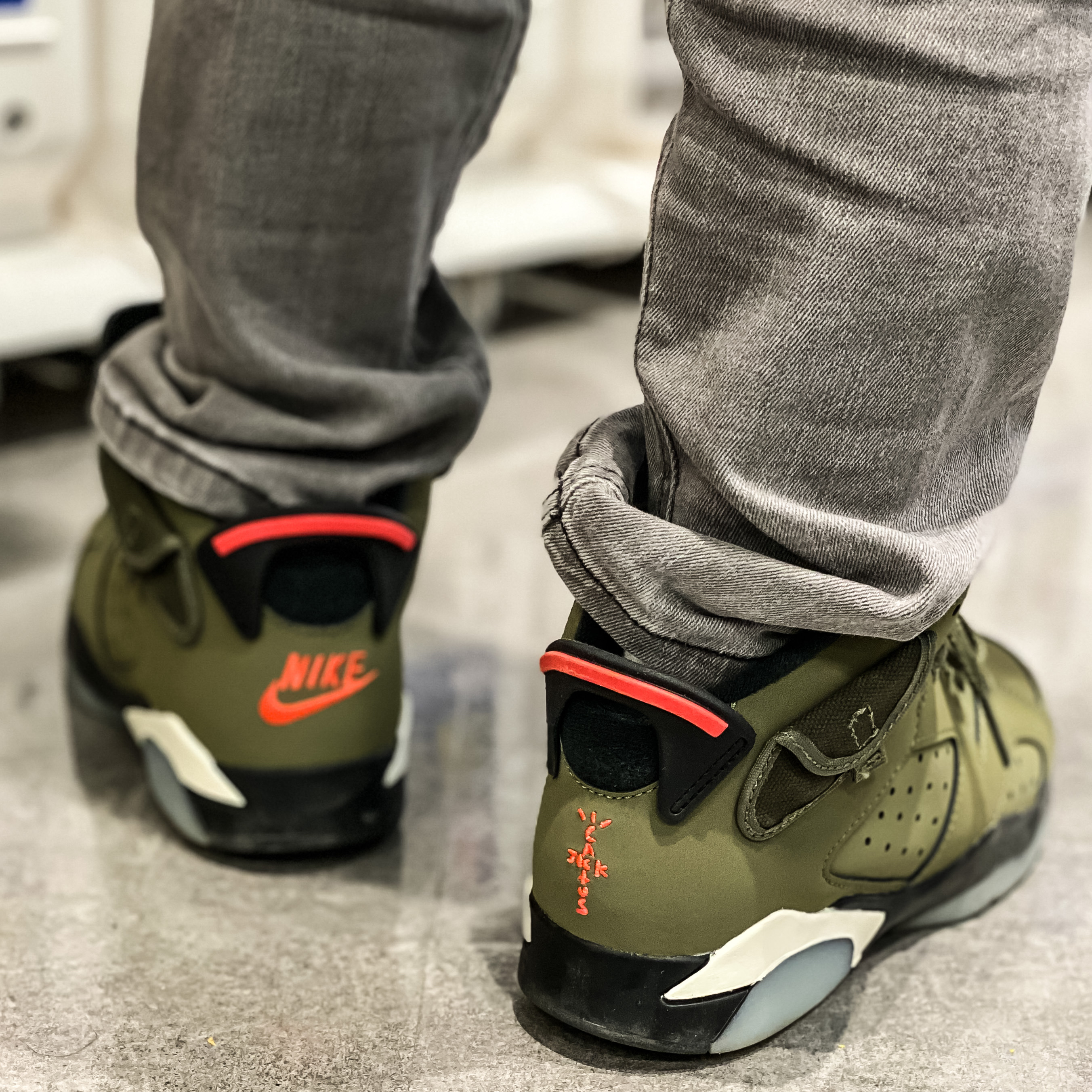 Jordan 6 x Travis Scott Retro Olive, (PS) Jordan 6 x Travis Scott Retro Olive 착용 스타일 - 3