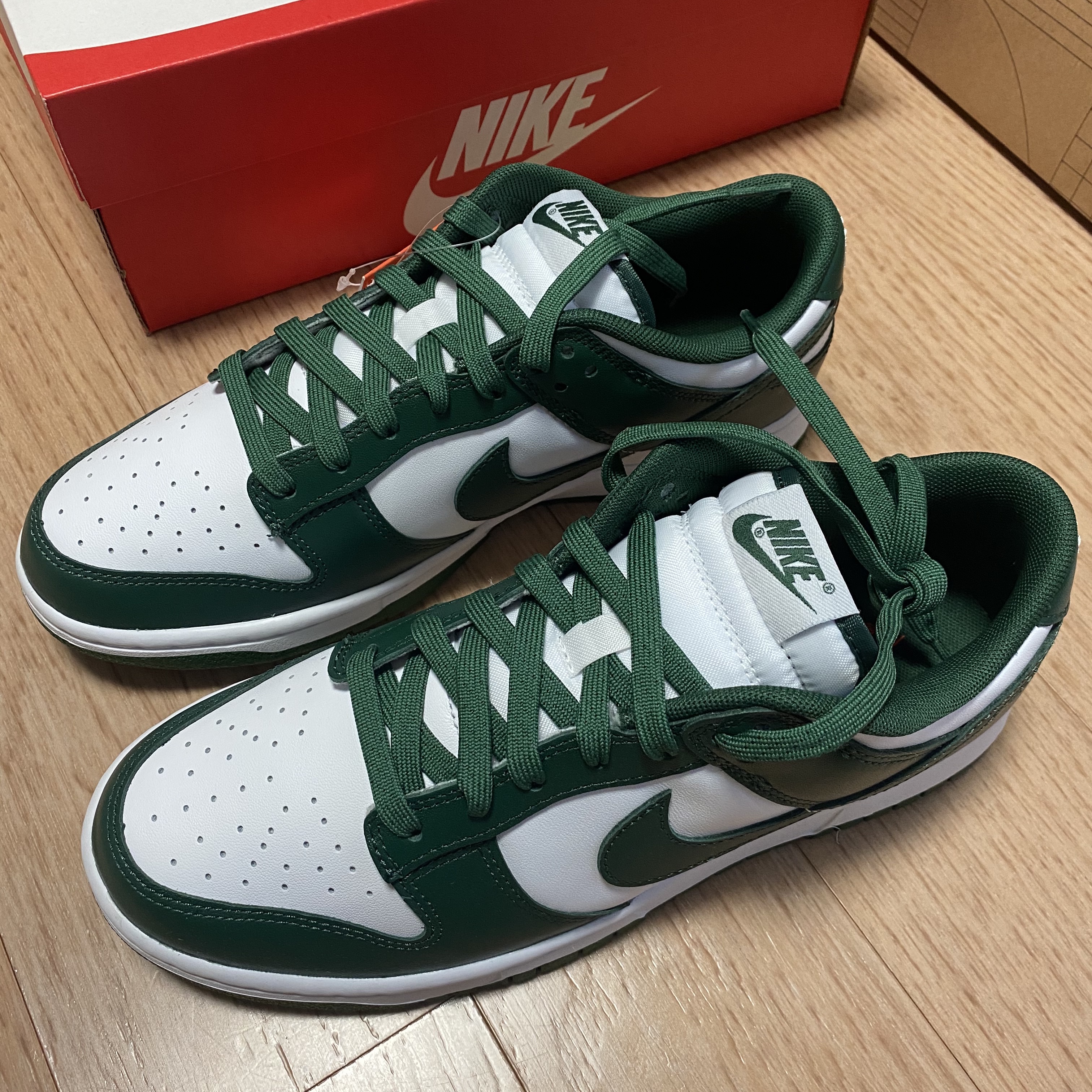 Nike Dunk Low Retro Varsity Green 착용 스타일 - 2