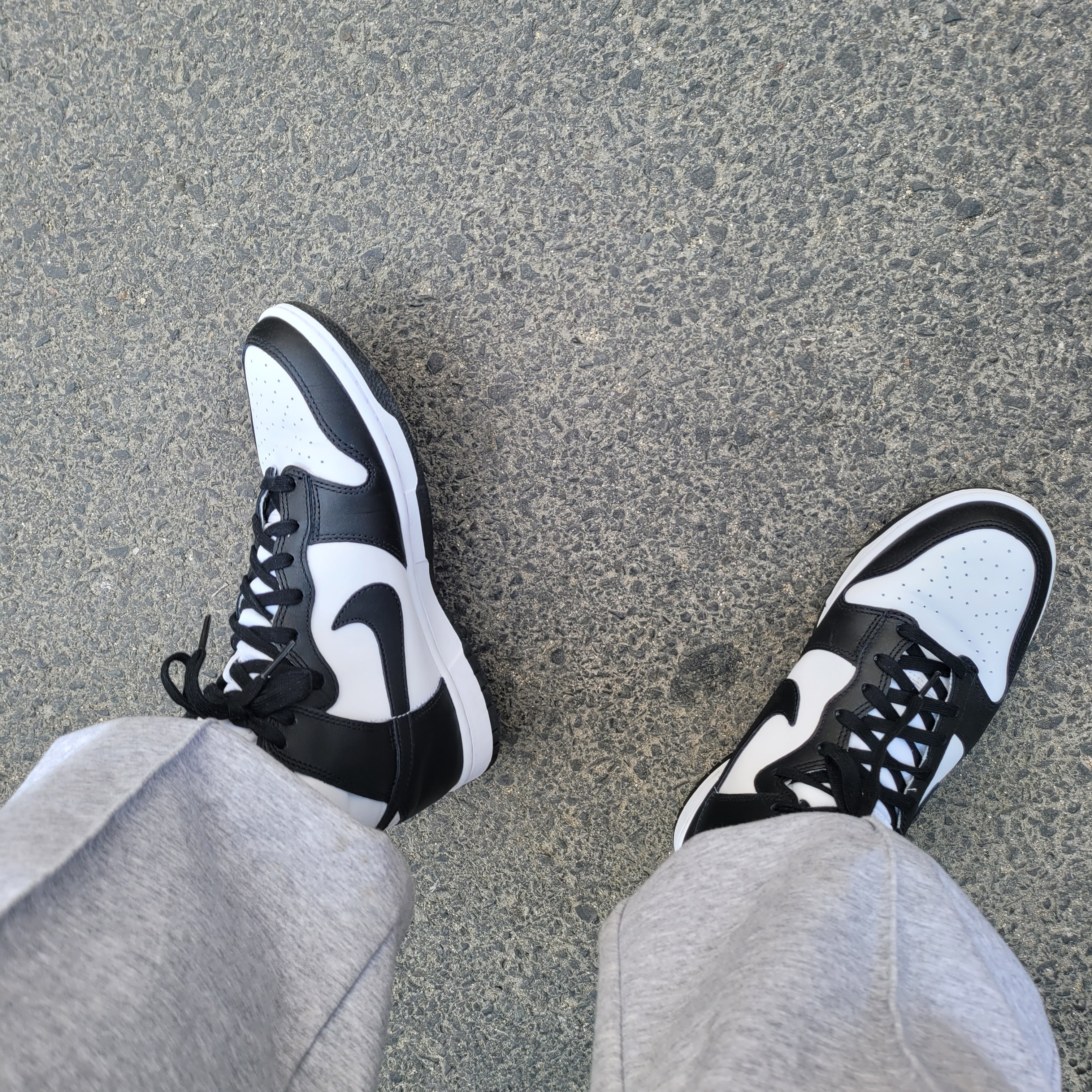 Nike Dunk High Retro Black and White 착용 스타일
