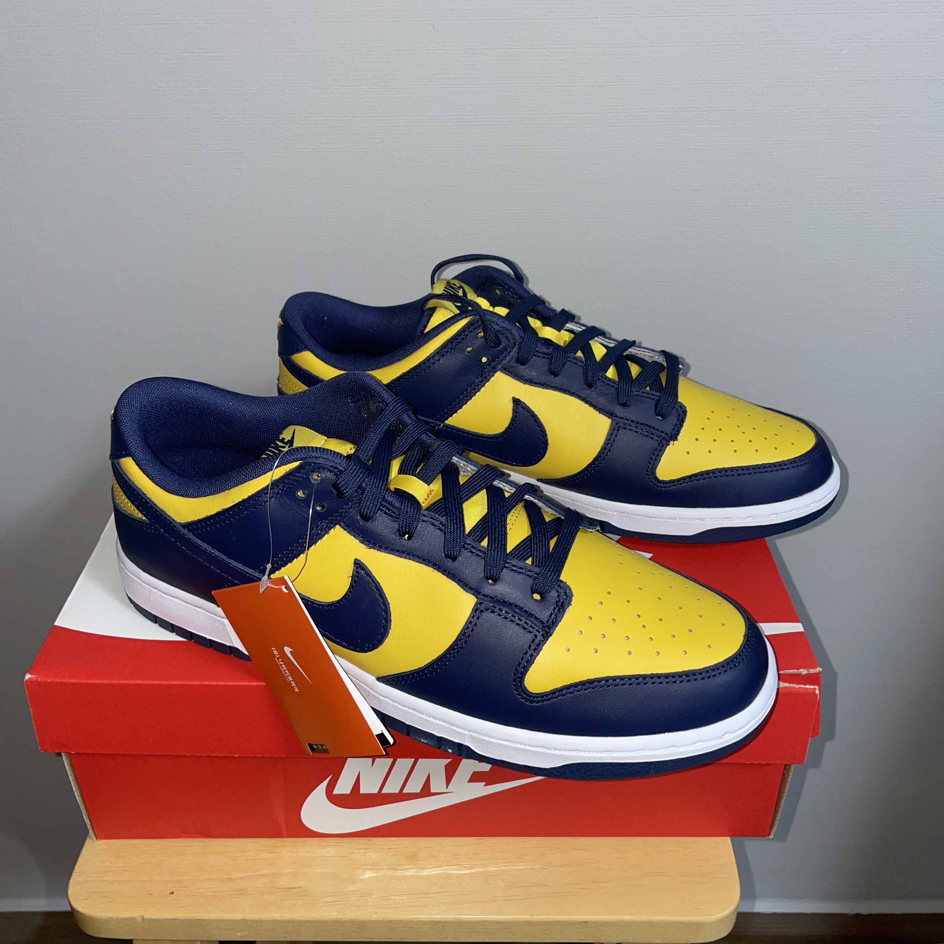Nike Dunk Low Retro Varsity Maize 착용 스타일