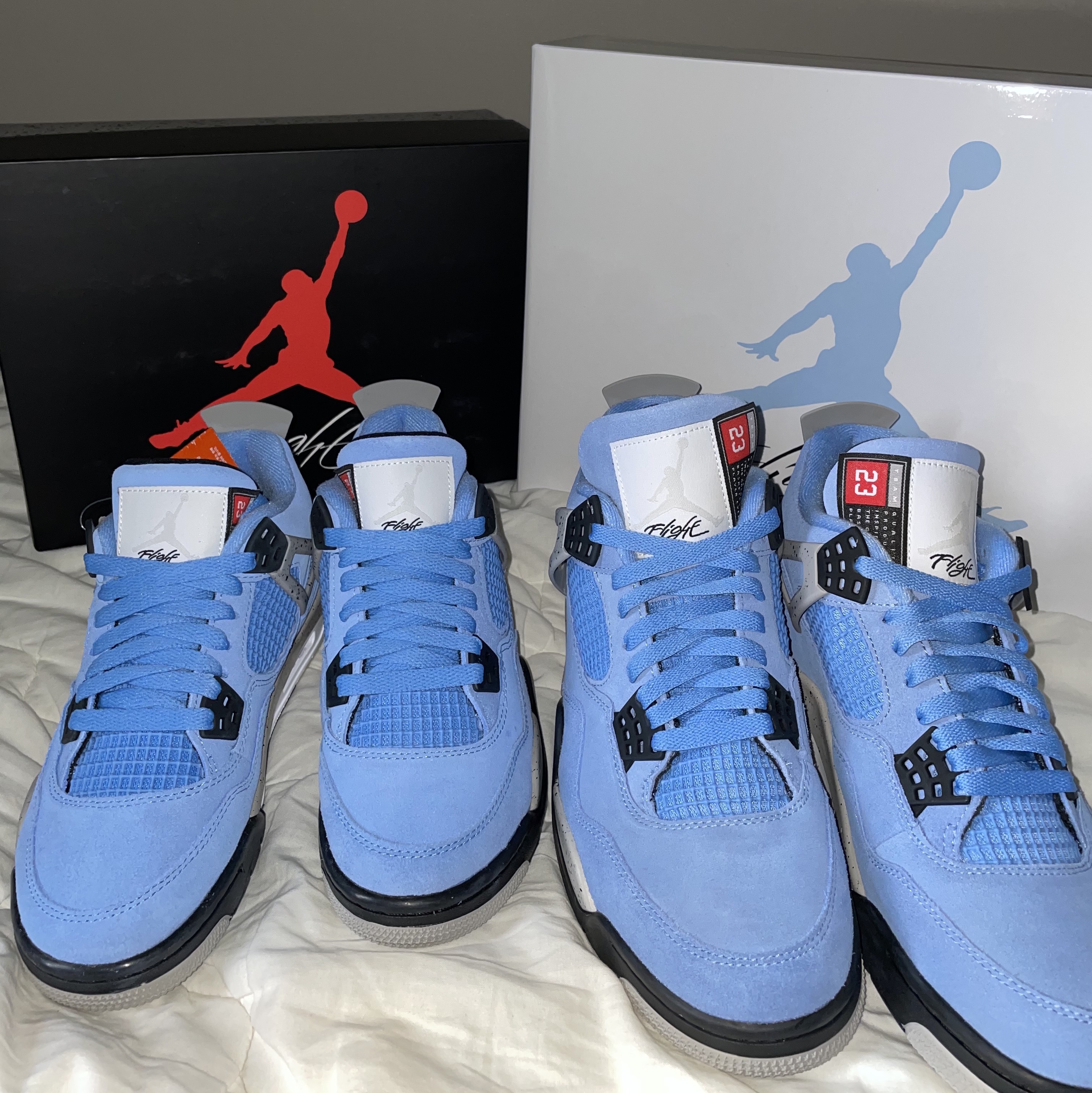 Jordan 4 Retro University Blue, (GS) Jordan 4 Retro University Blue 착용 스타일 - 1