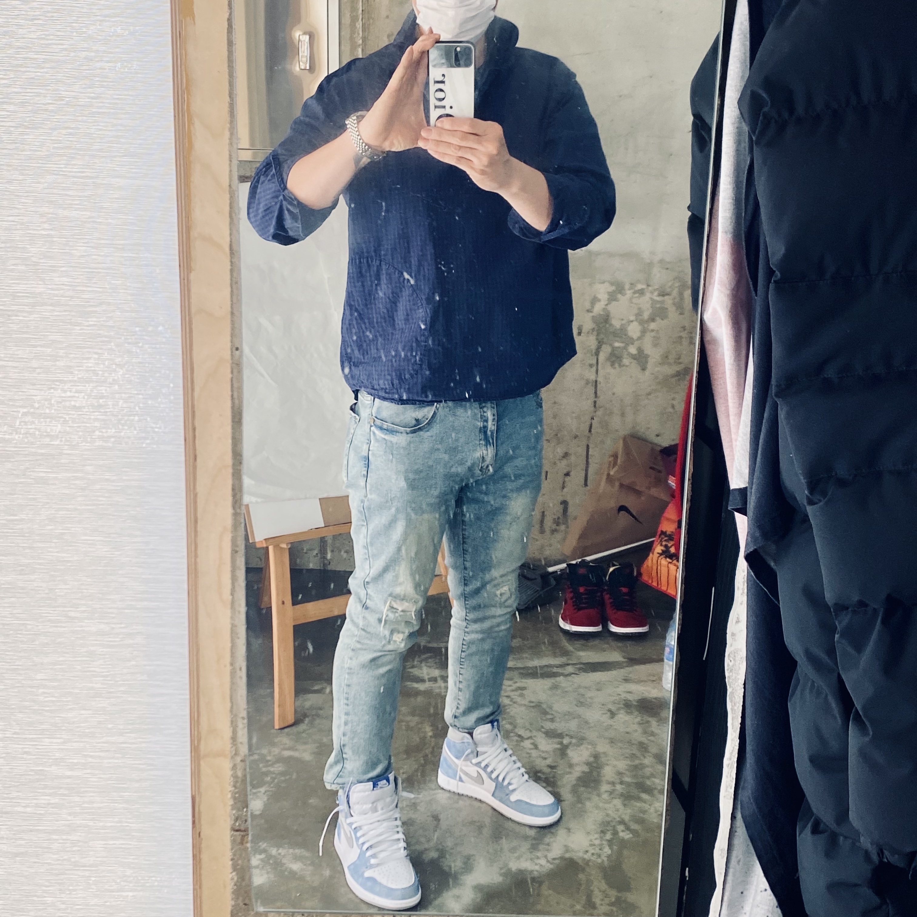 Jordan 1 Retro High OG Hyper Royal 착용 스타일