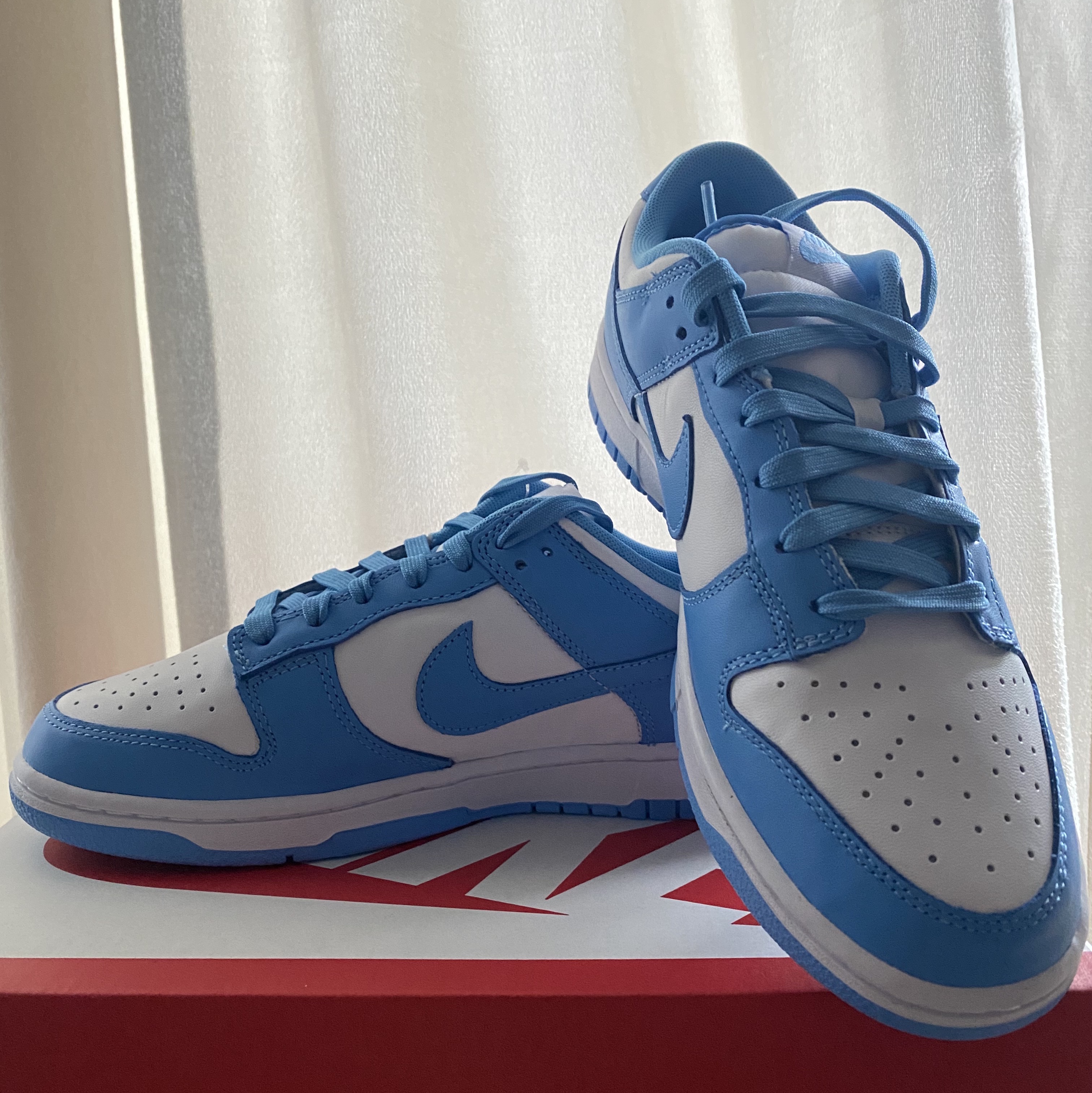 Nike Dunk Low Retro University Blue 착용 스타일 - 1