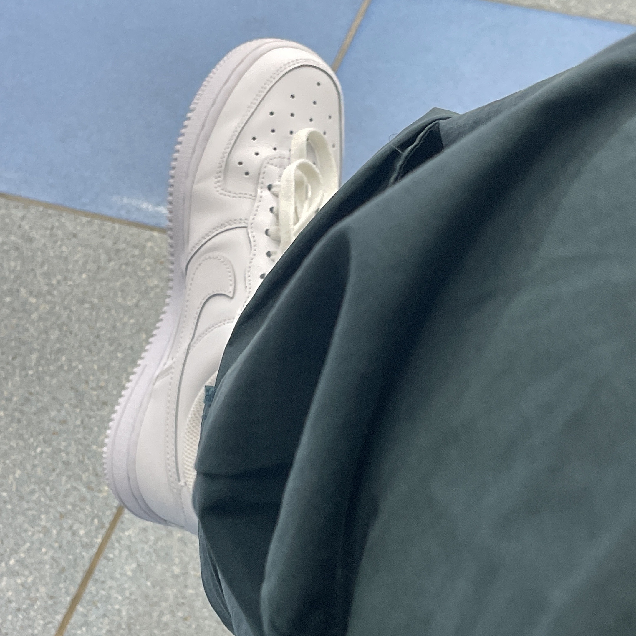 (W) Nike Air Force 1 '07 Low White 착용 스타일 - 2