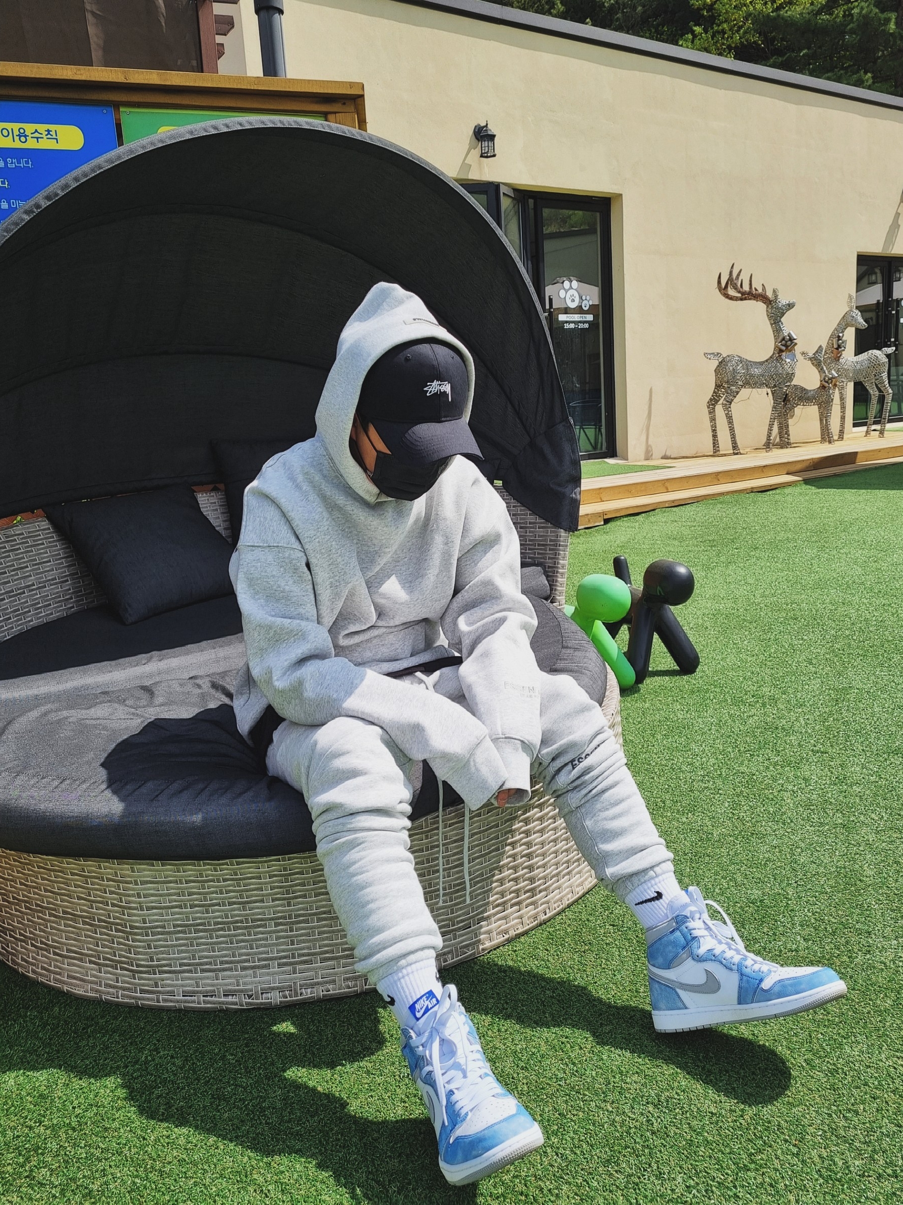 Jordan 1 Retro High OG Hyper Royal, Essentials Sweatpants Heather Grey - 20FW 착용 스타일 - 2
