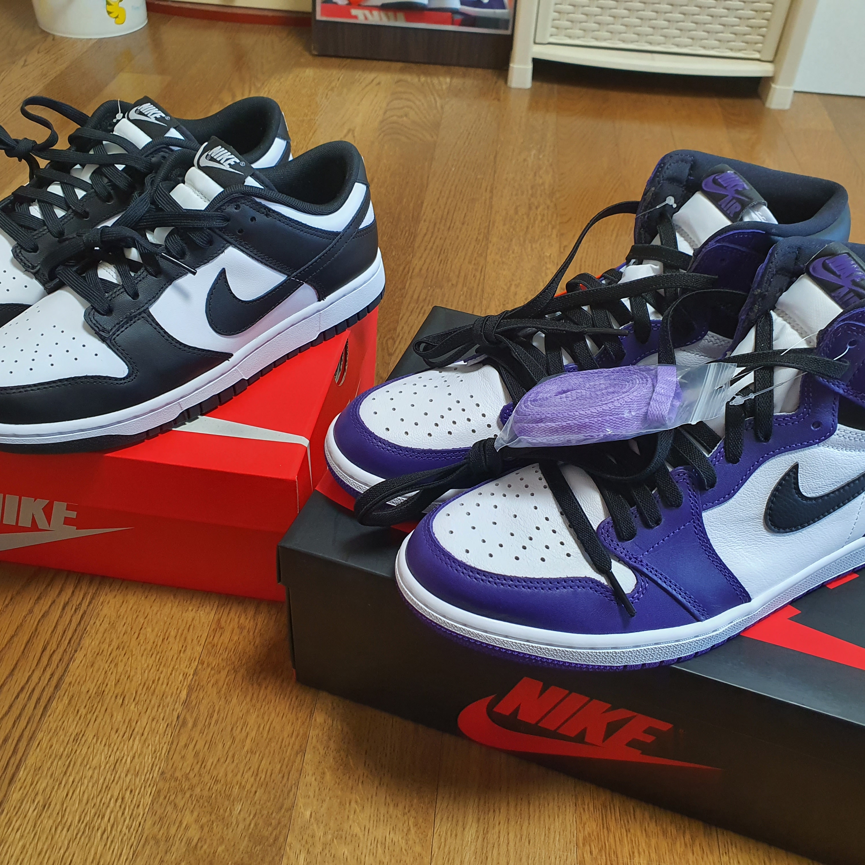 Nike Dunk Low Retro Black, Jordan 1 Retro High OG Court Purple 2020 착용 스타일