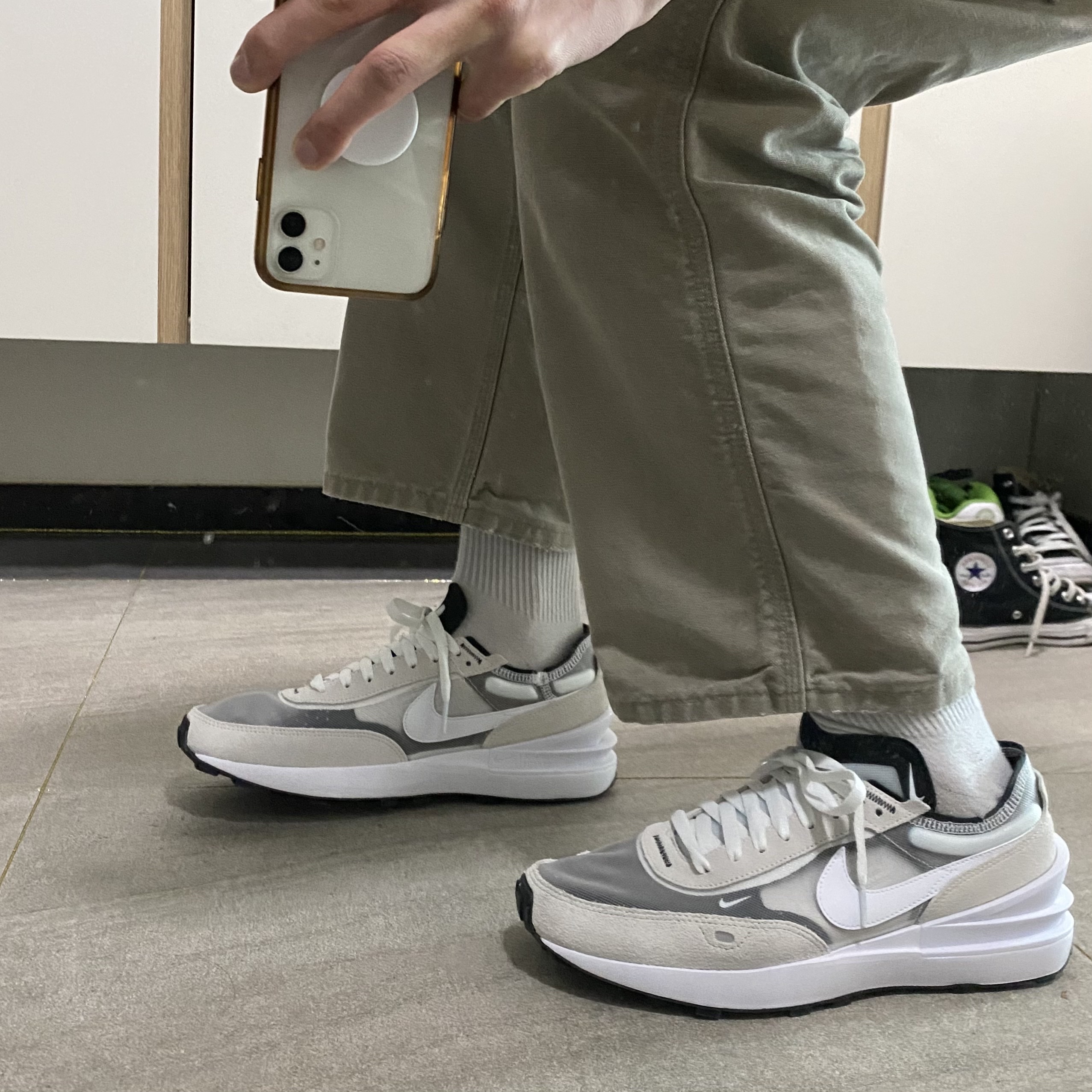 Nike Waffle One Infinite Lilac 착용 스타일
