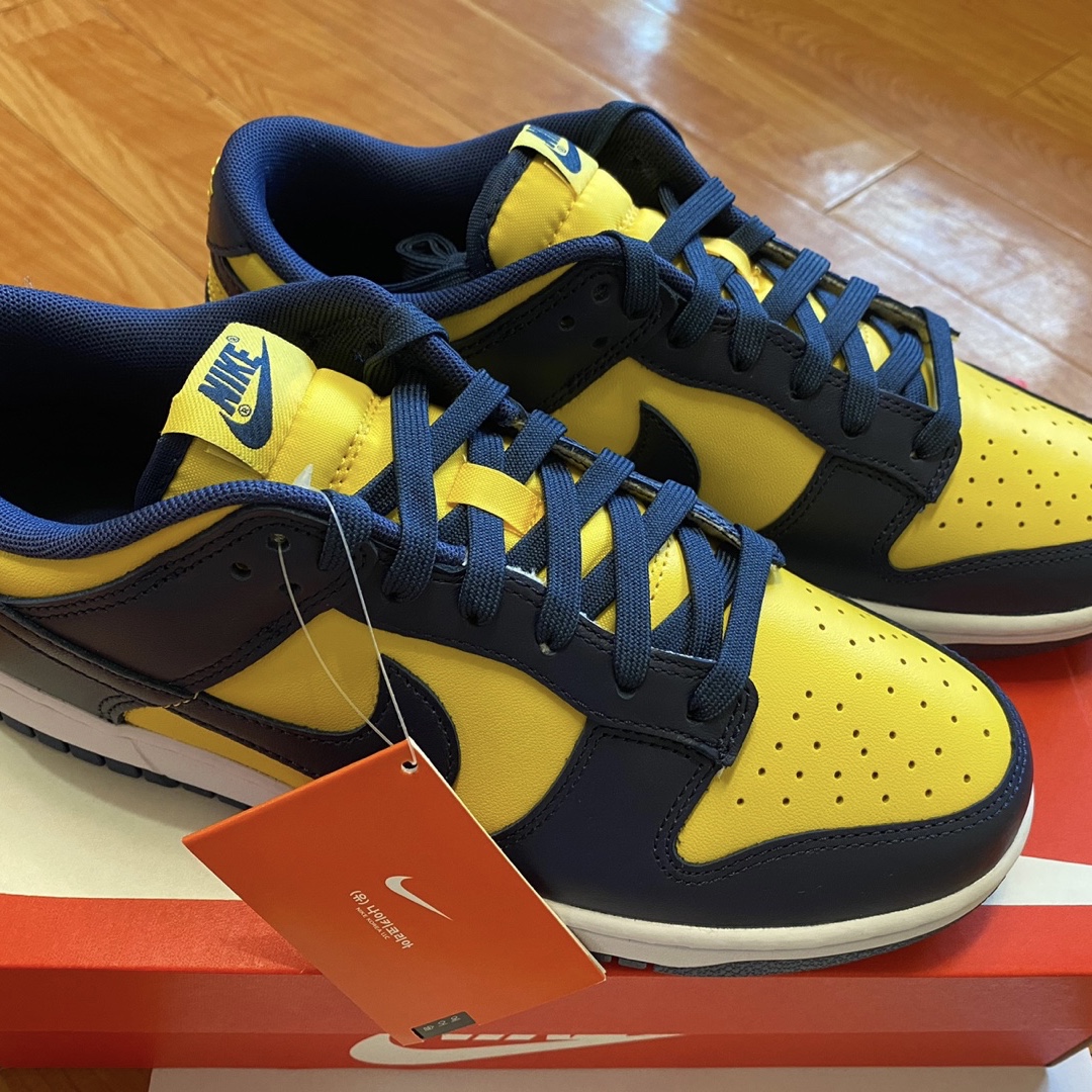 Nike Dunk Low Retro Varsity Maize 착용 스타일