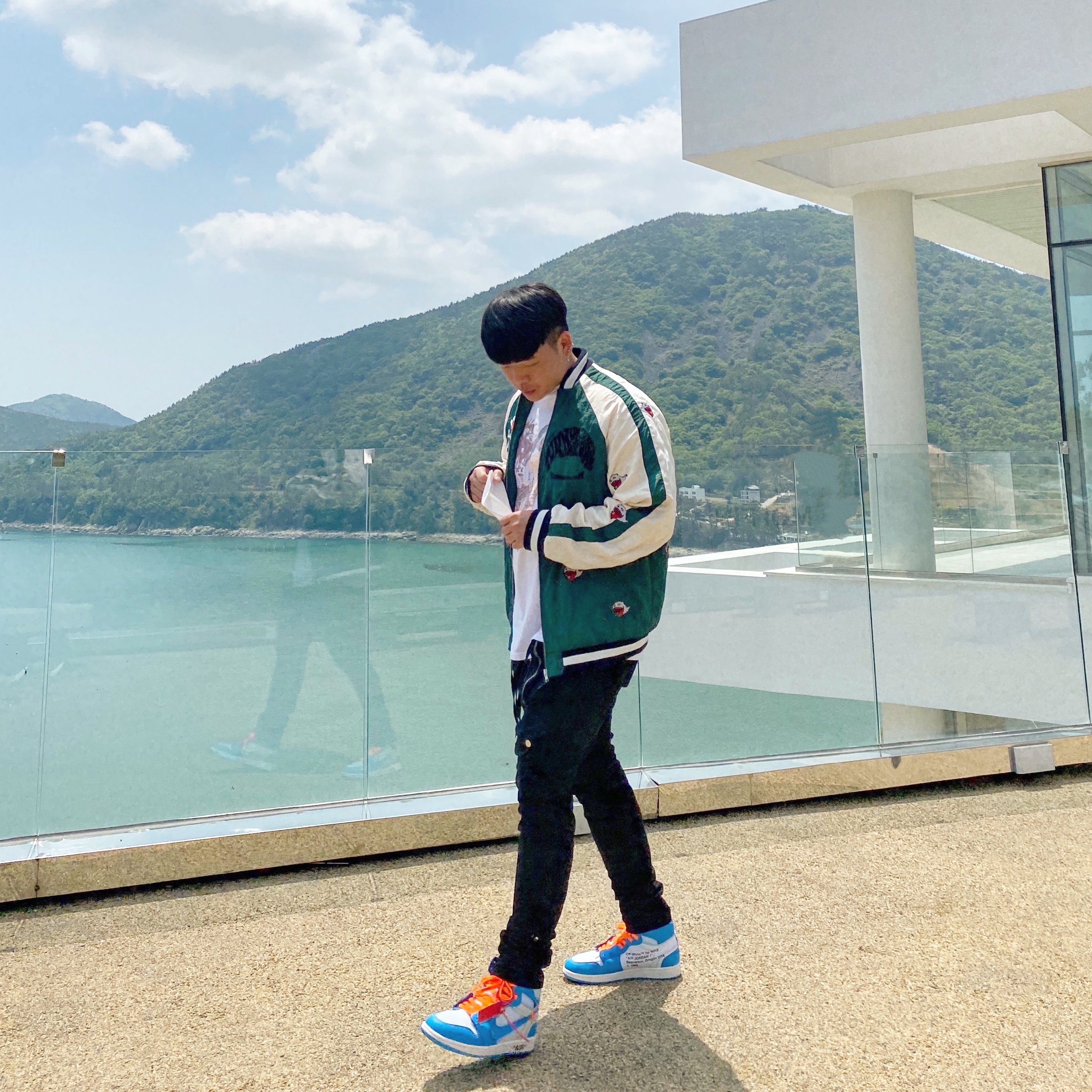 Jordan 1 x Off-White Retro High University Blue 착용 스타일