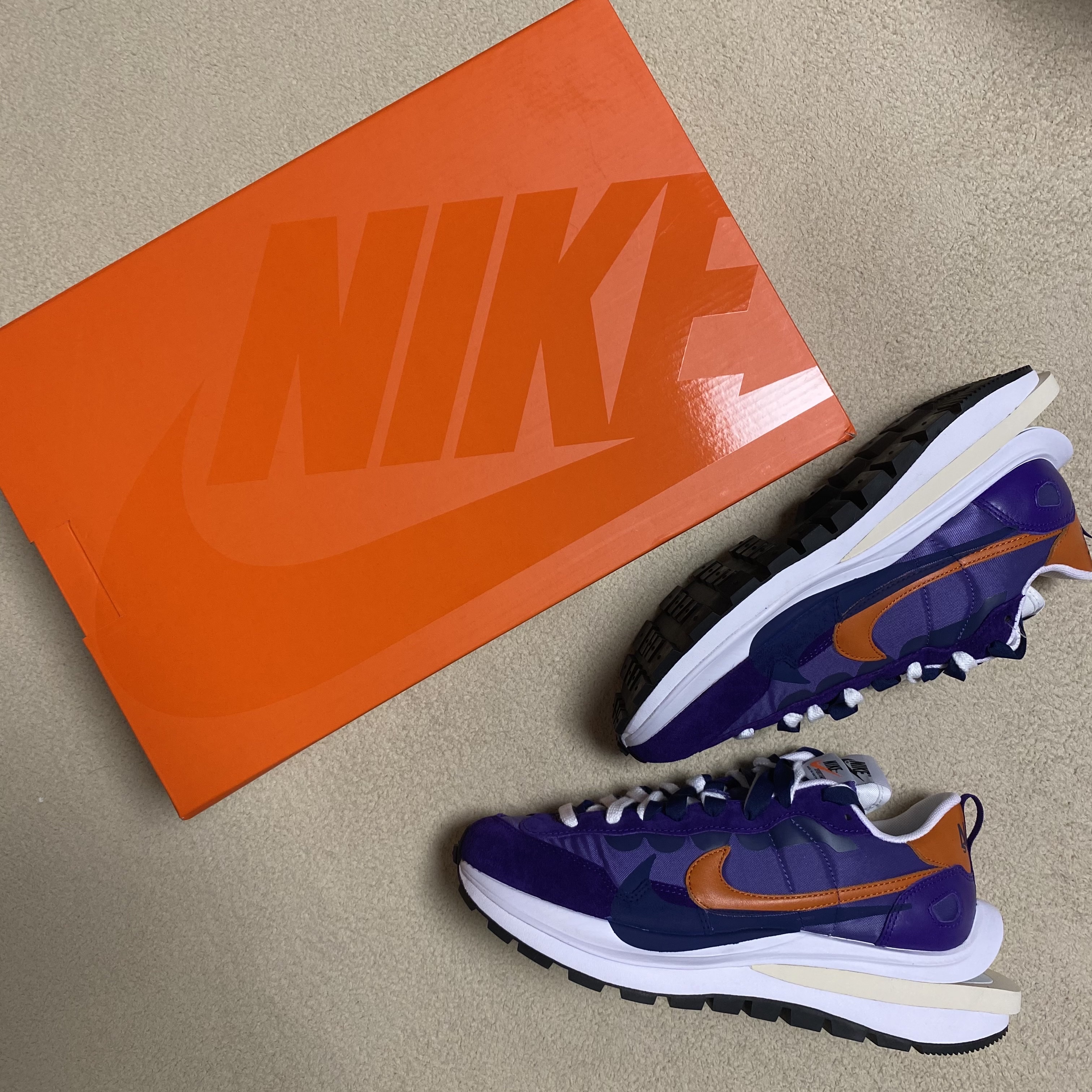 Nike x Sacai VaporWaffle Dark Iris 착용 스타일 - 1