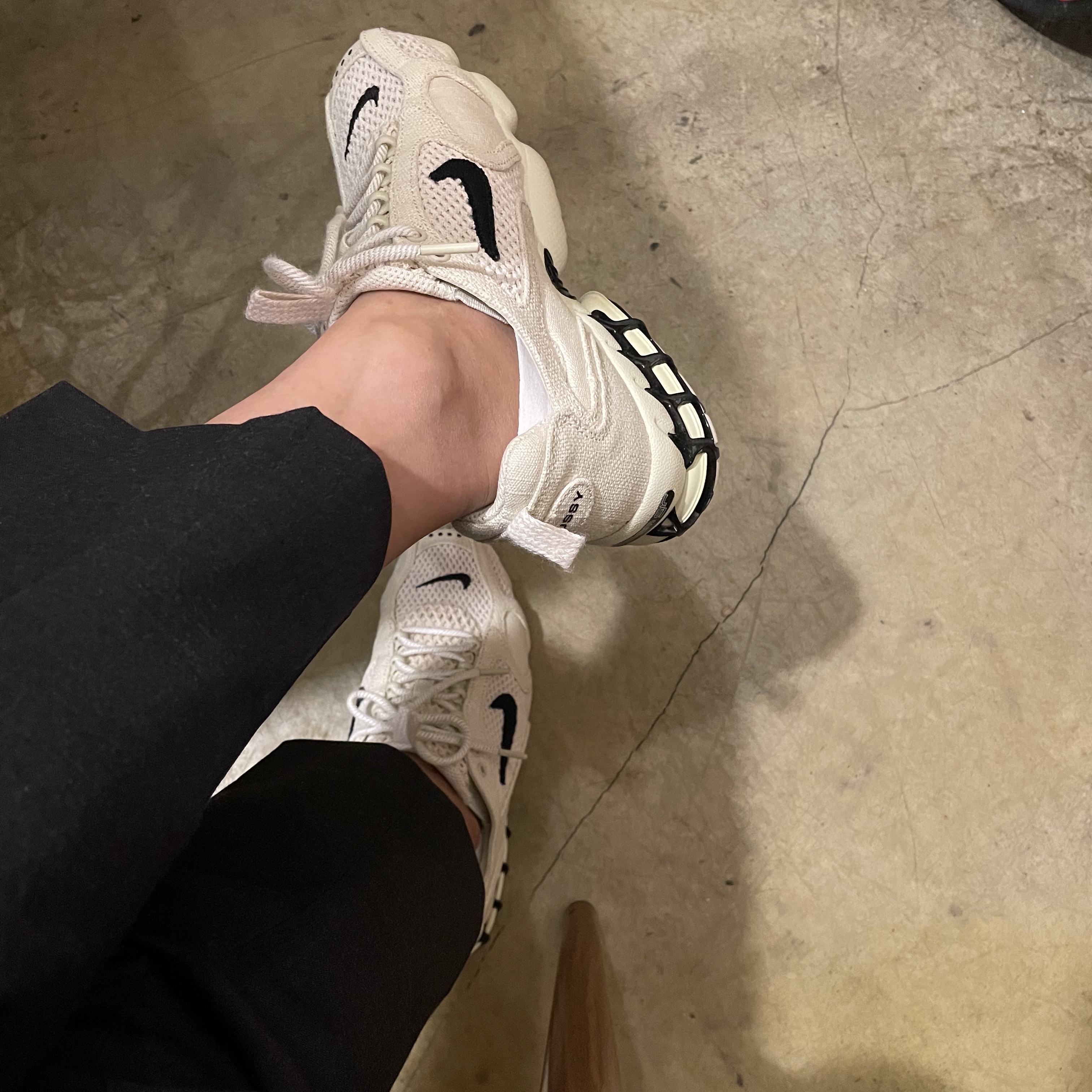 Nike x Stussy Air Zoom Spiridon Cage 2 Fossil 착용 스타일