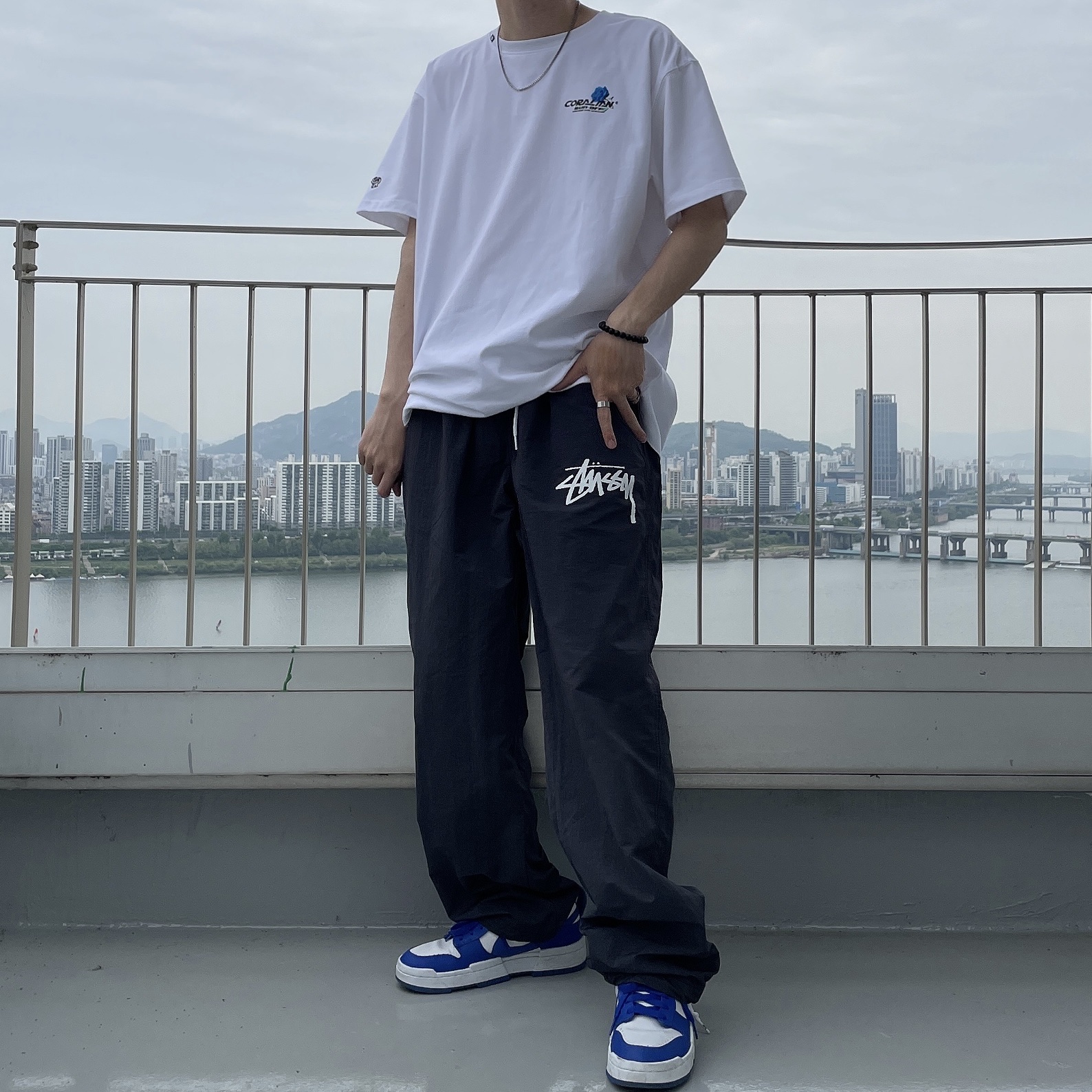 (W) Nike Dunk Low Disrupt Game Royal, Nike x Stussy Beach Pants Off Noir 착용 스타일 - 1