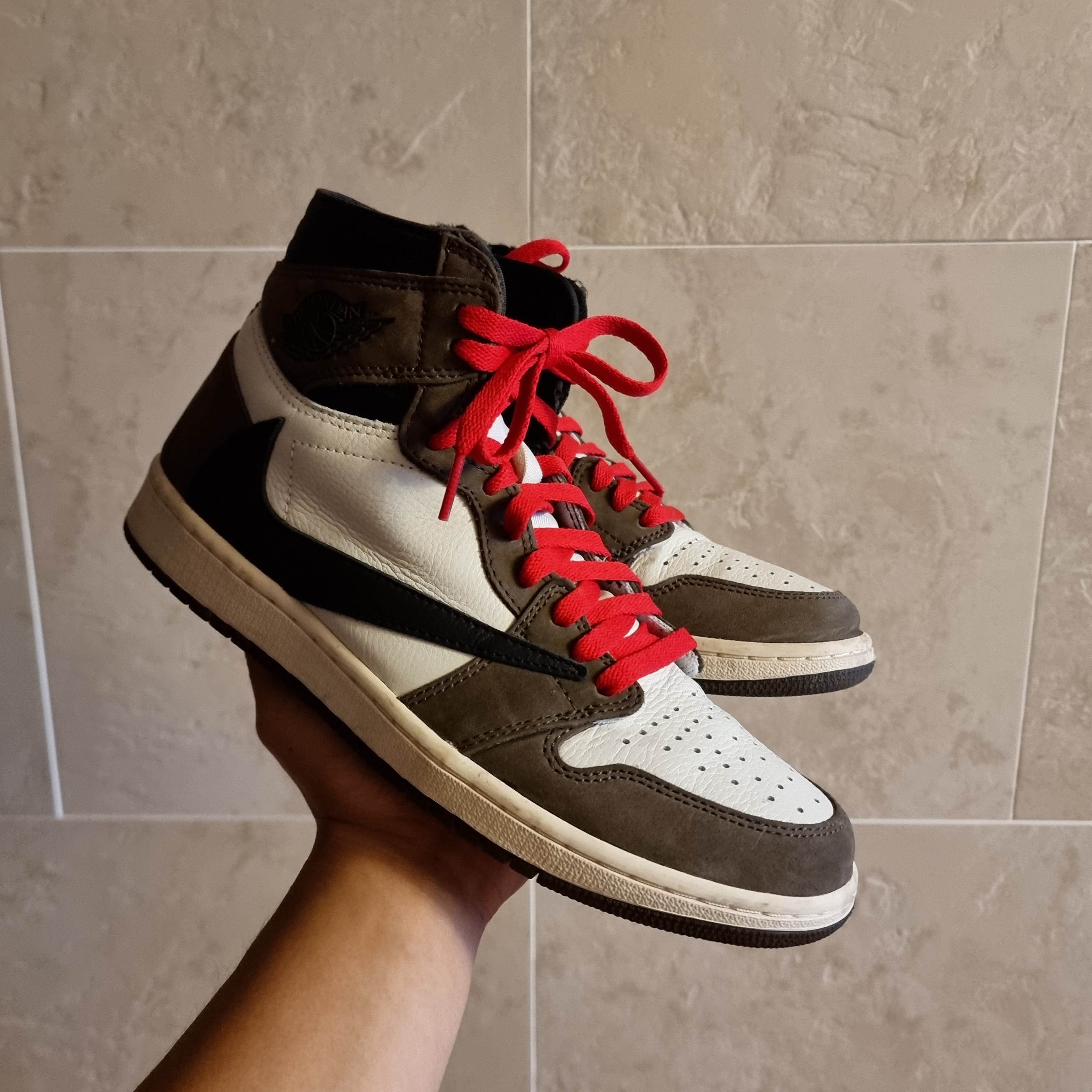 Jordan 1 x Travis Scott Retro High OG SP Mocha 착용 스타일