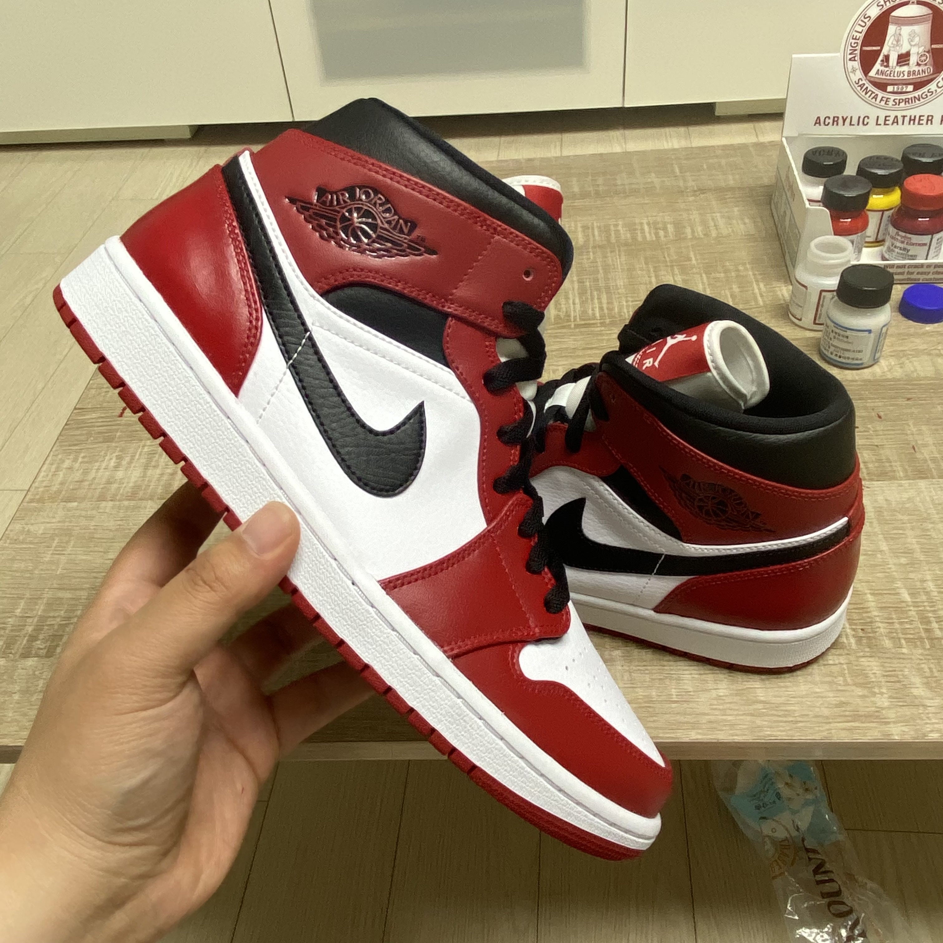 Jordan 1 Mid Chicago 2020 착용 스타일 - 4