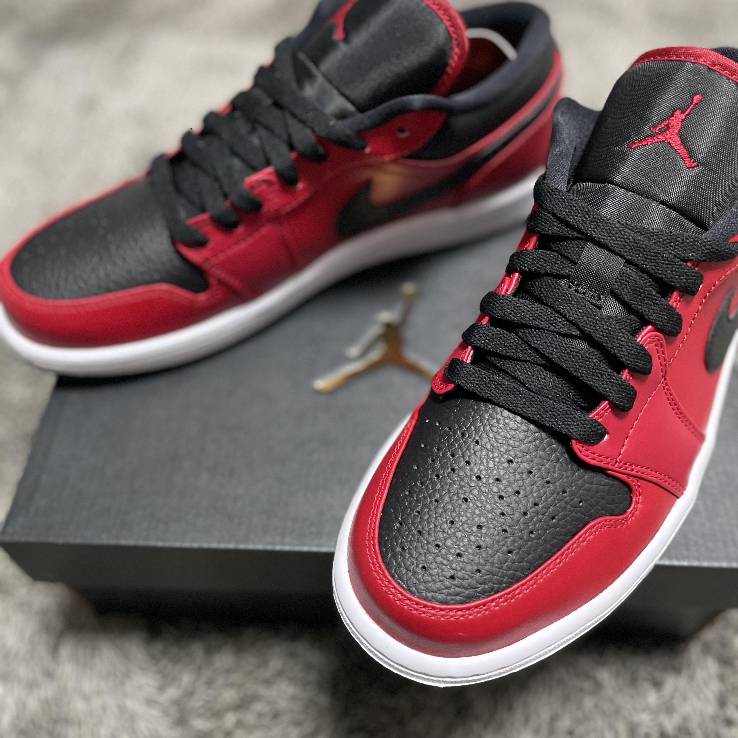 Jordan 1 Low Gym Red Black 착용 스타일 - 1