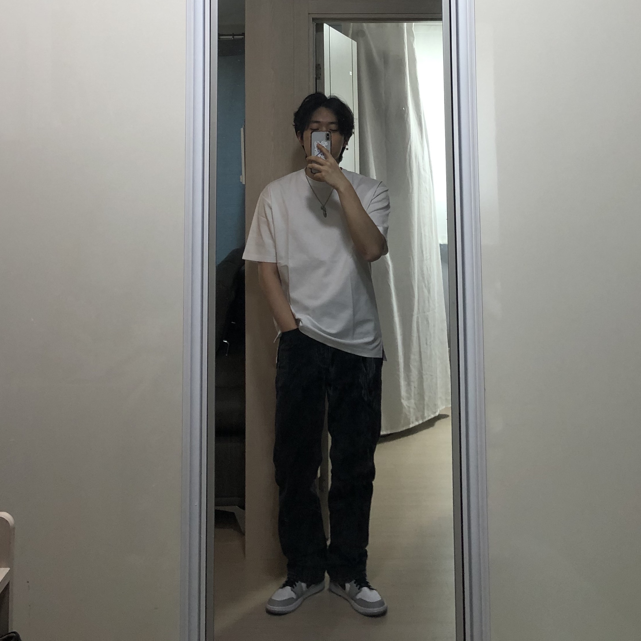 Jordan 1 Mid Light Smoke Grey 착용 스타일