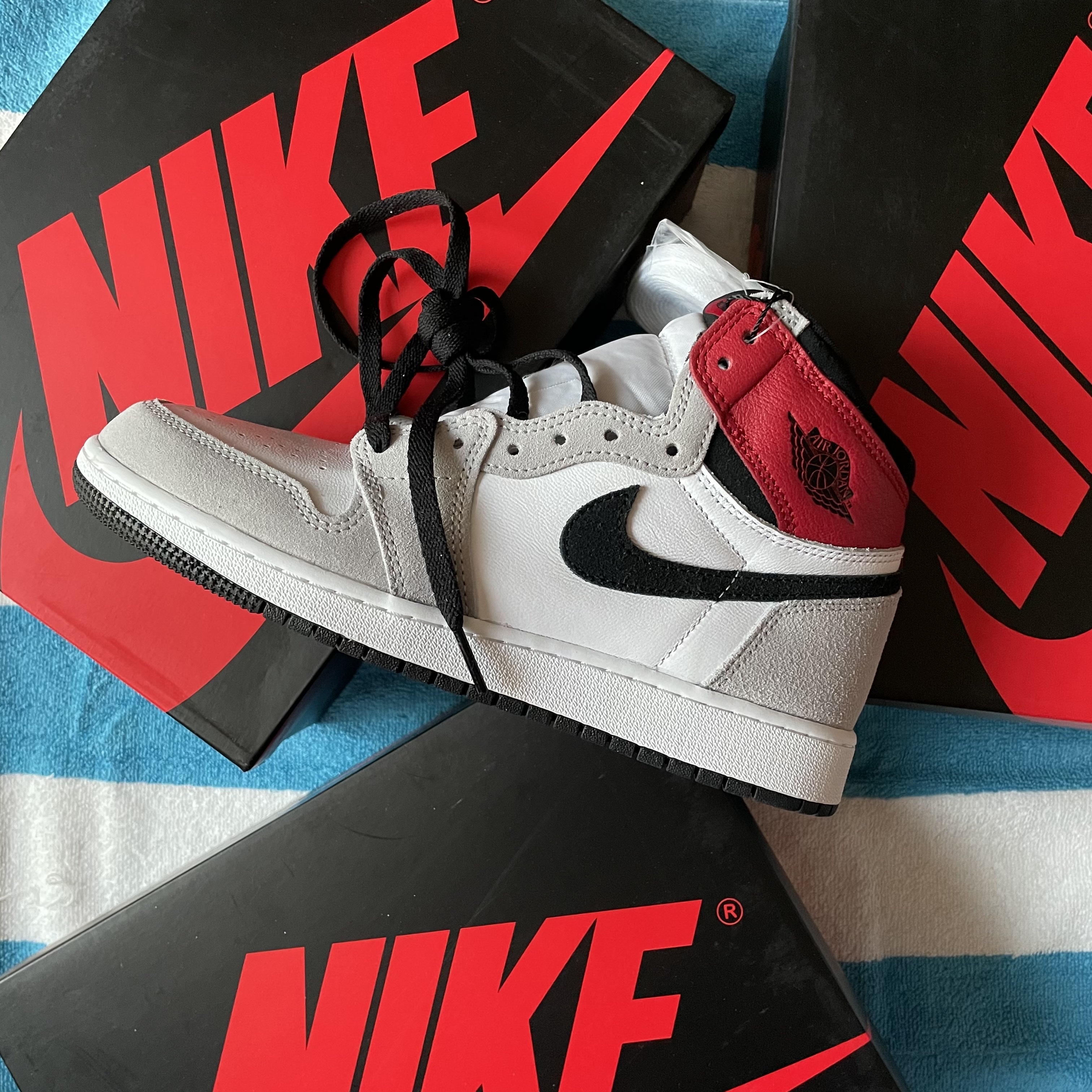 (GS) Jordan 1 Retro High OG Light Smoke Grey 착용 스타일