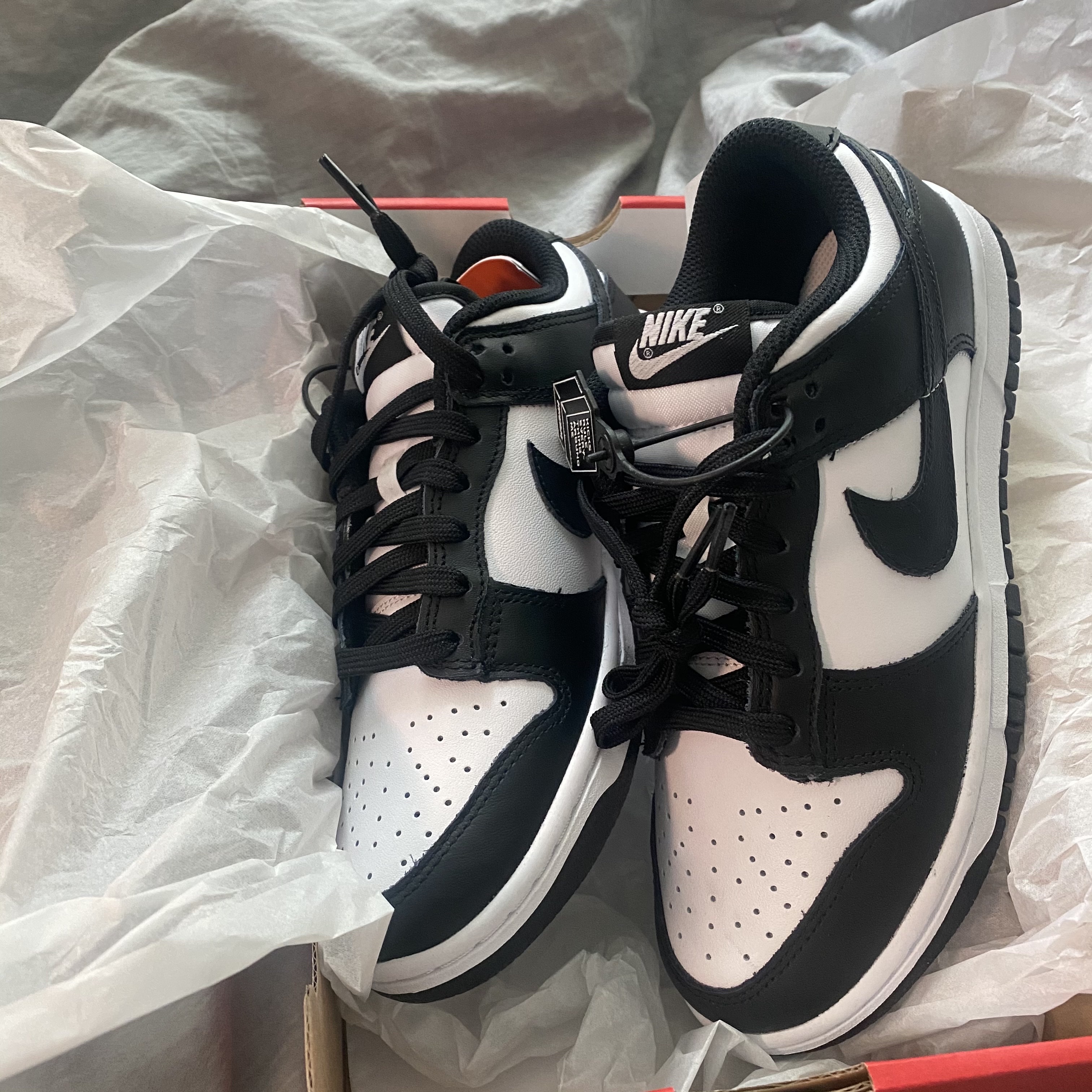 (W) Nike Dunk Low Black 착용 스타일