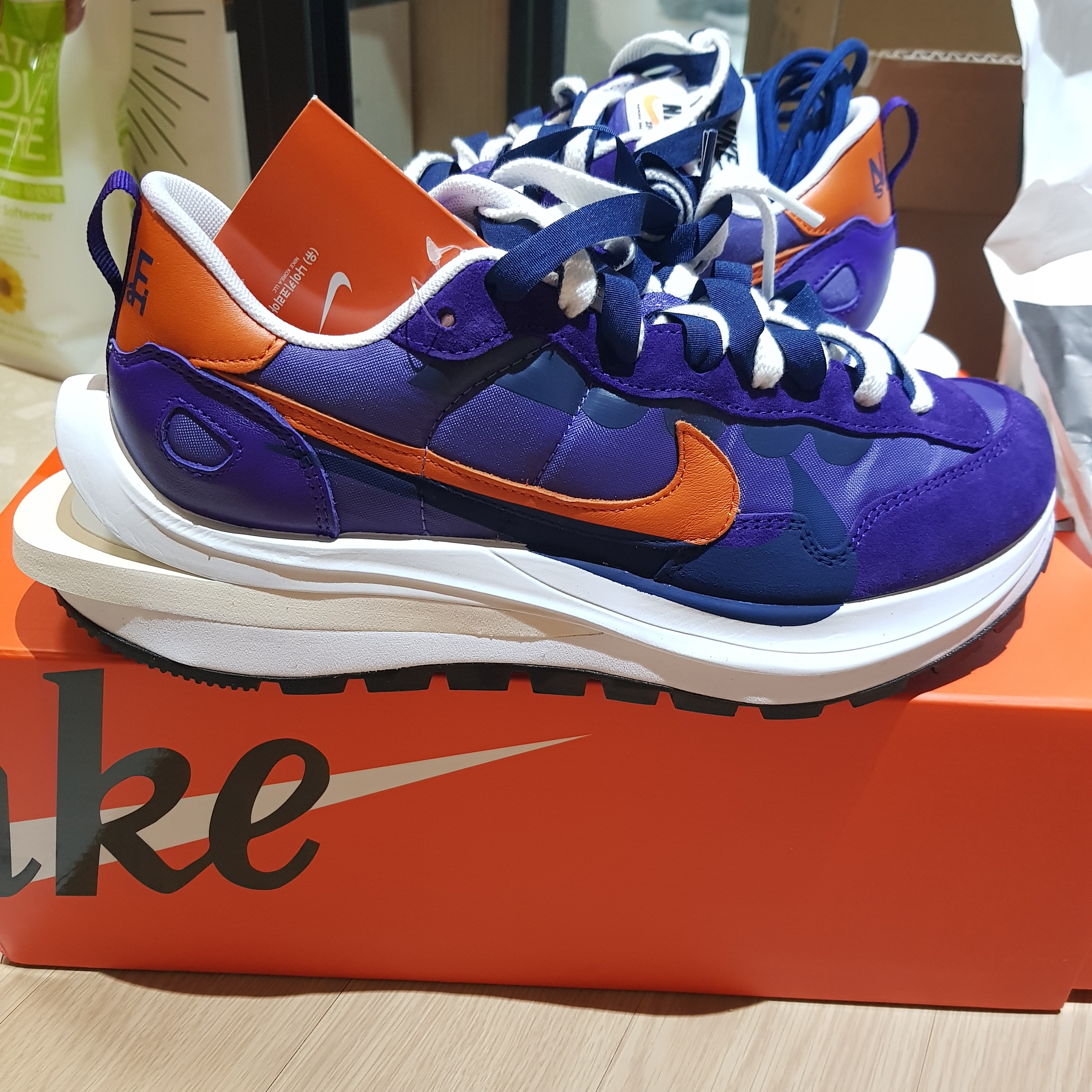 Nike x Sacai VaporWaffle Dark Iris 착용 스타일 - 2