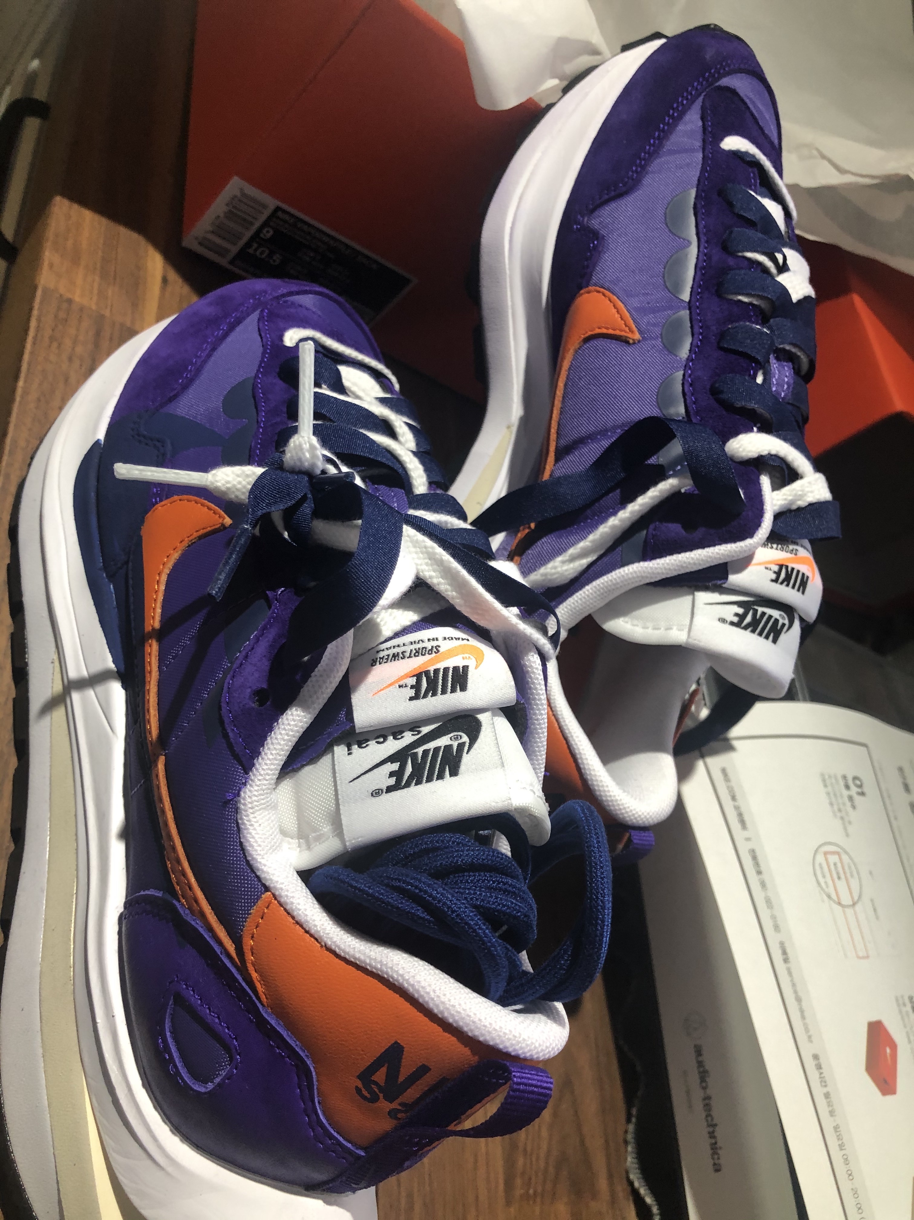 Nike x Sacai VaporWaffle Dark Iris 착용 스타일