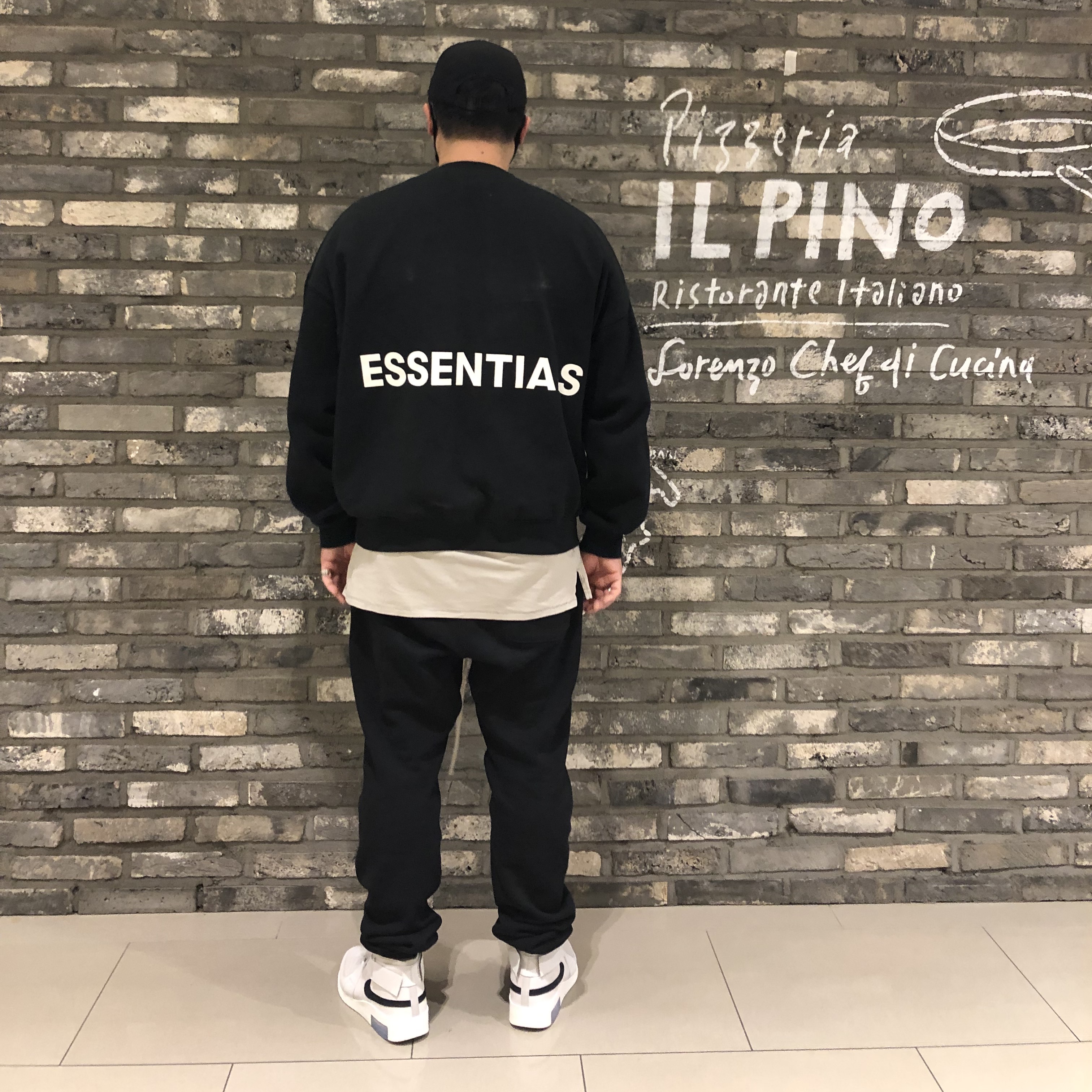 Nike x Fear of God Air Fear of God Raid Light Bone 착용 스타일 - 2