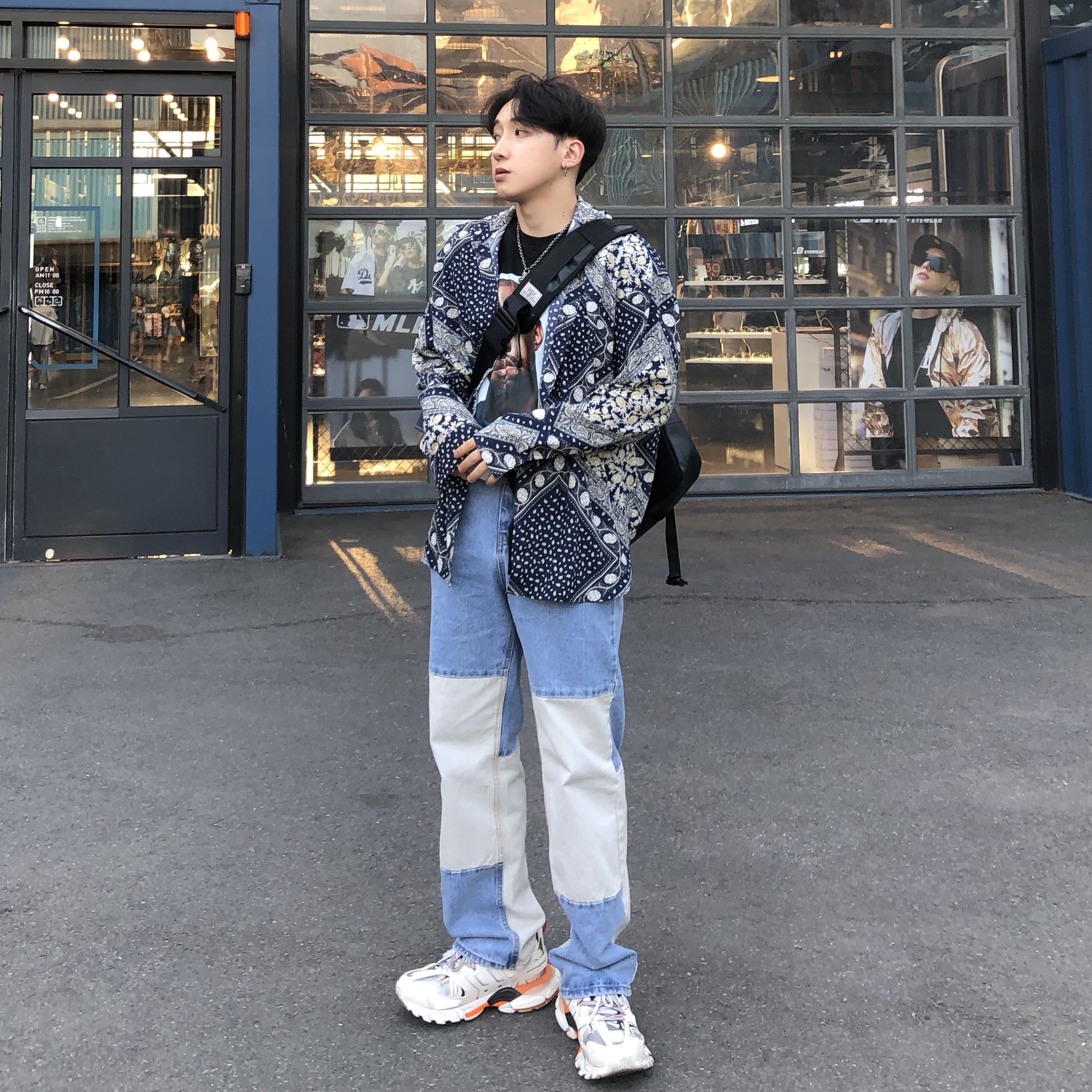 Balenciaga Track Sneakers White Orange 2019 착용 스타일 - 1