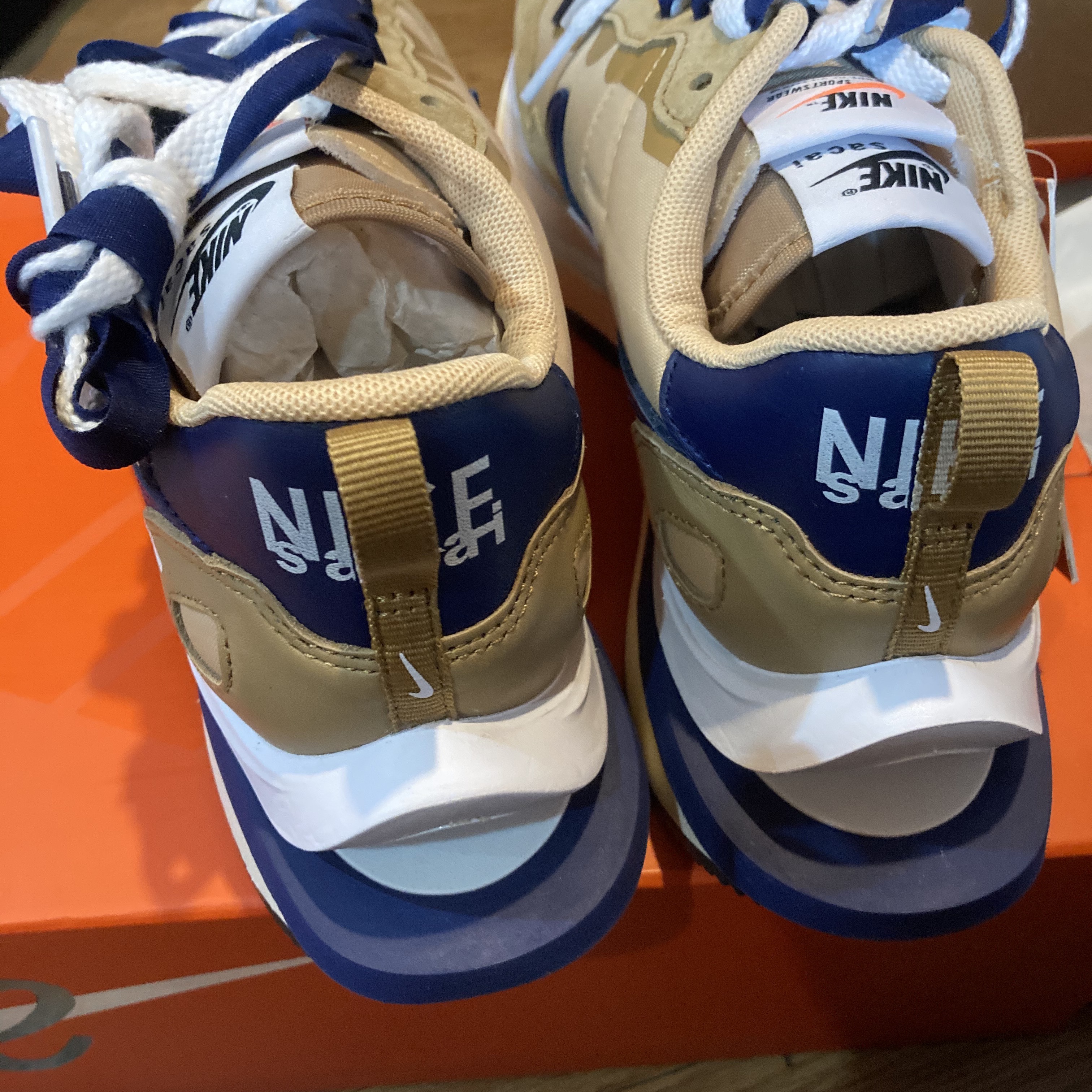 Nike x Sacai VaporWaffle Sesame and Blue Void 착용 스타일 - 4