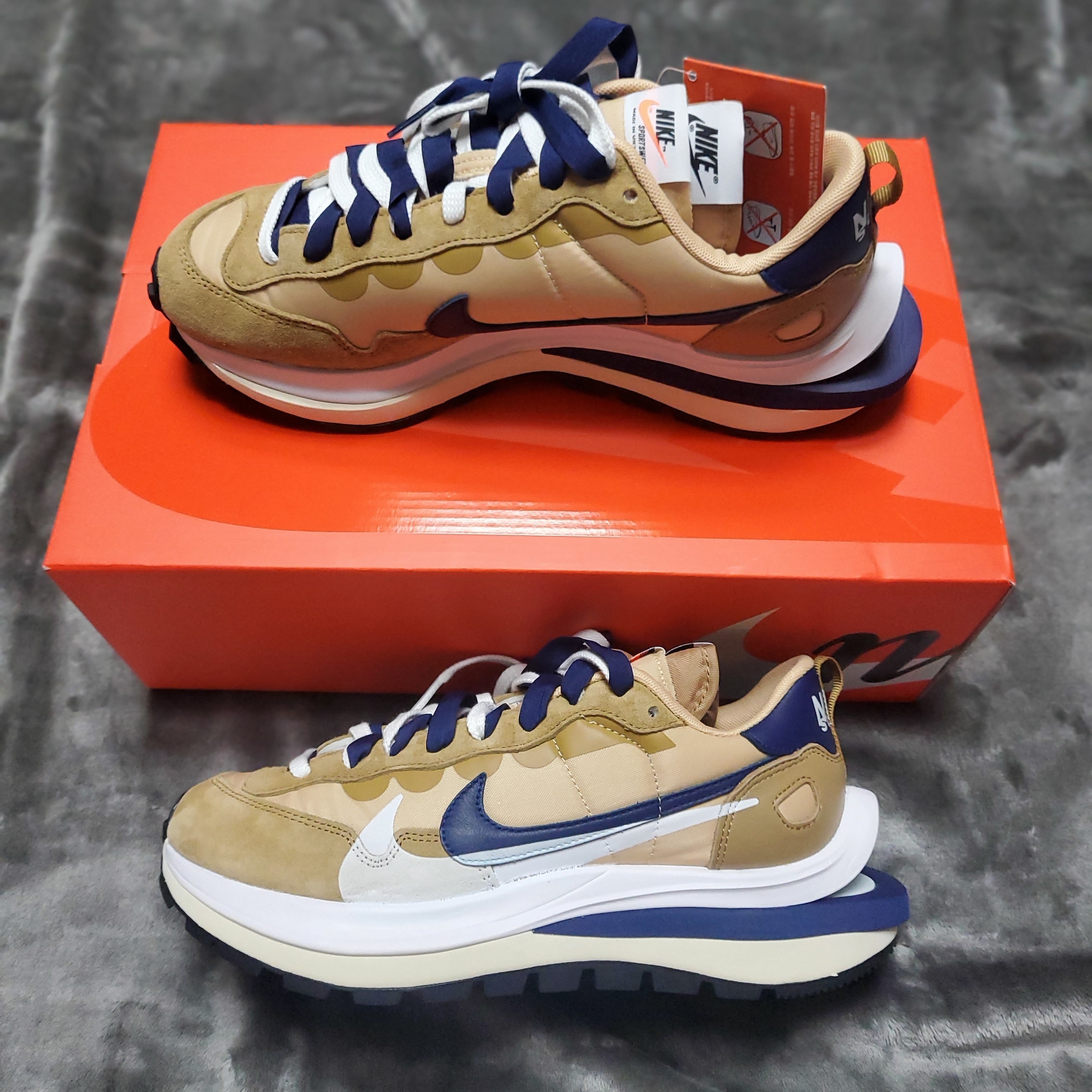 Nike x Sacai VaporWaffle Sesame and Blue Void 착용 스타일 - 1