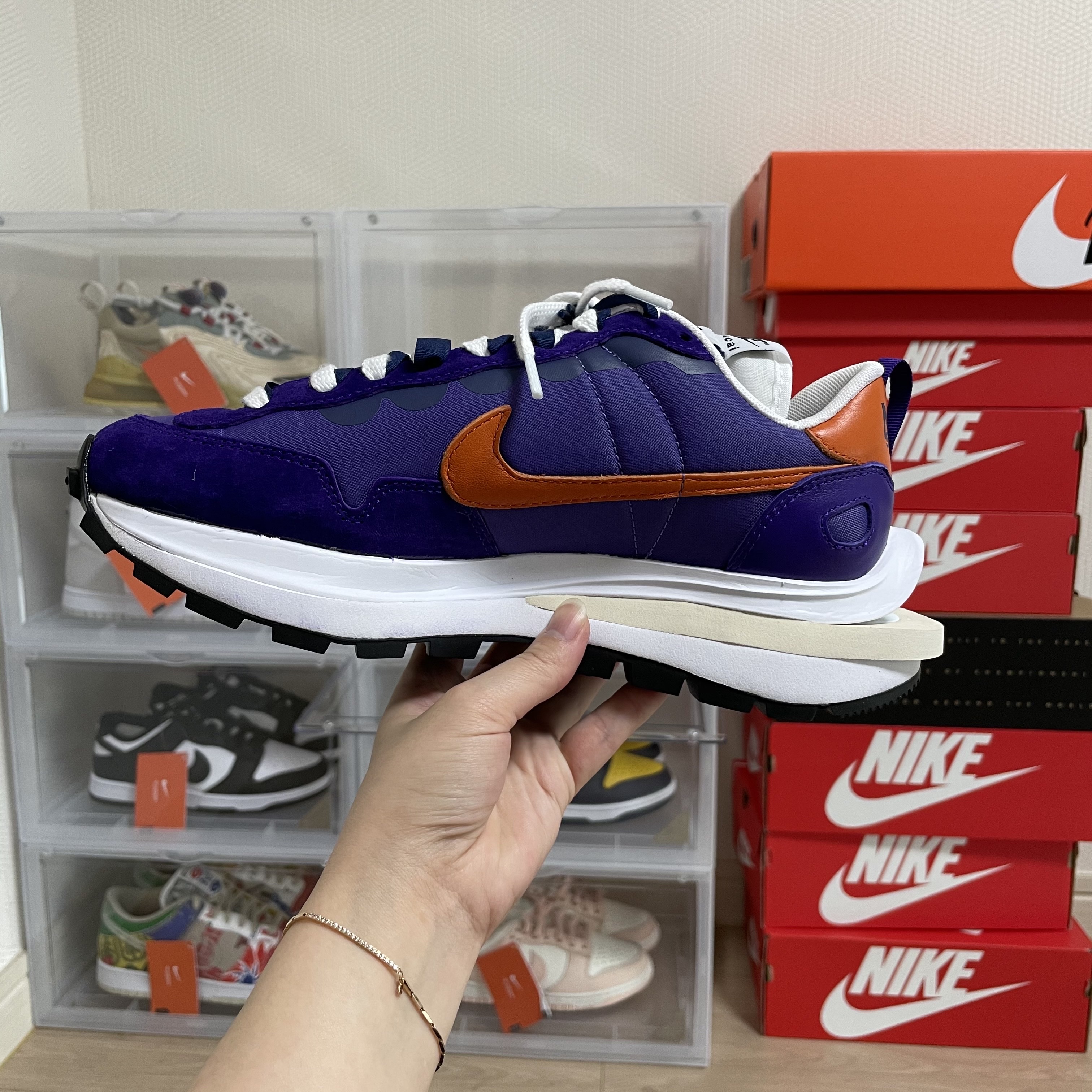 Nike x Sacai VaporWaffle Dark Iris 착용 스타일
