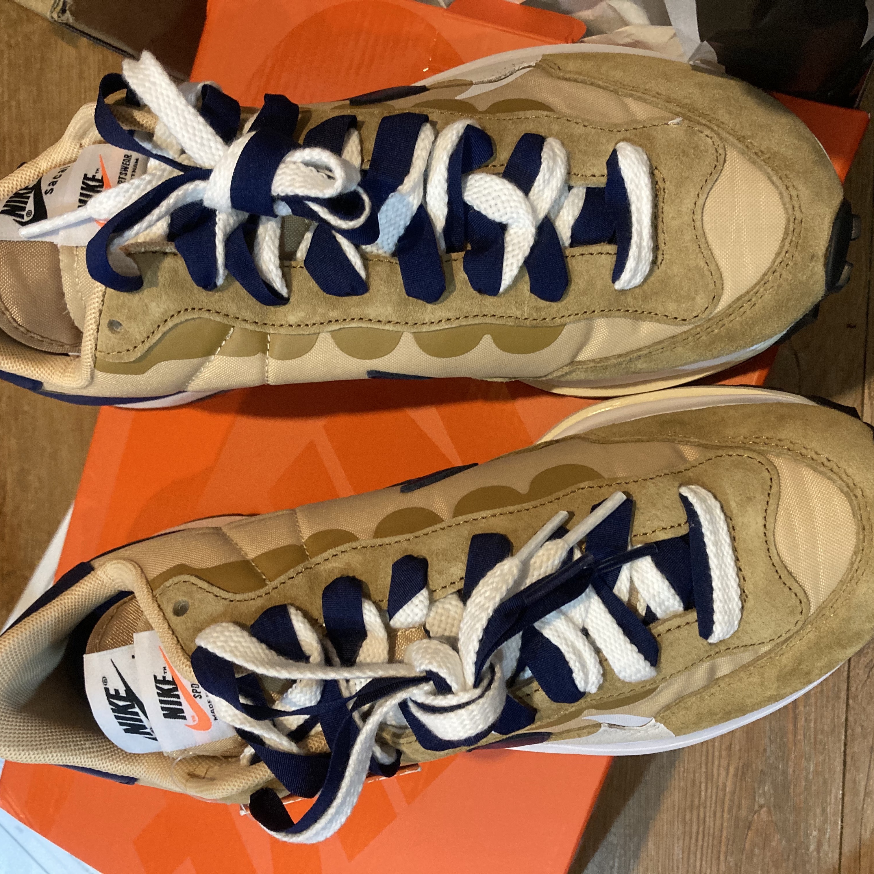 Nike x Sacai VaporWaffle Sesame and Blue Void 착용 스타일 - 2