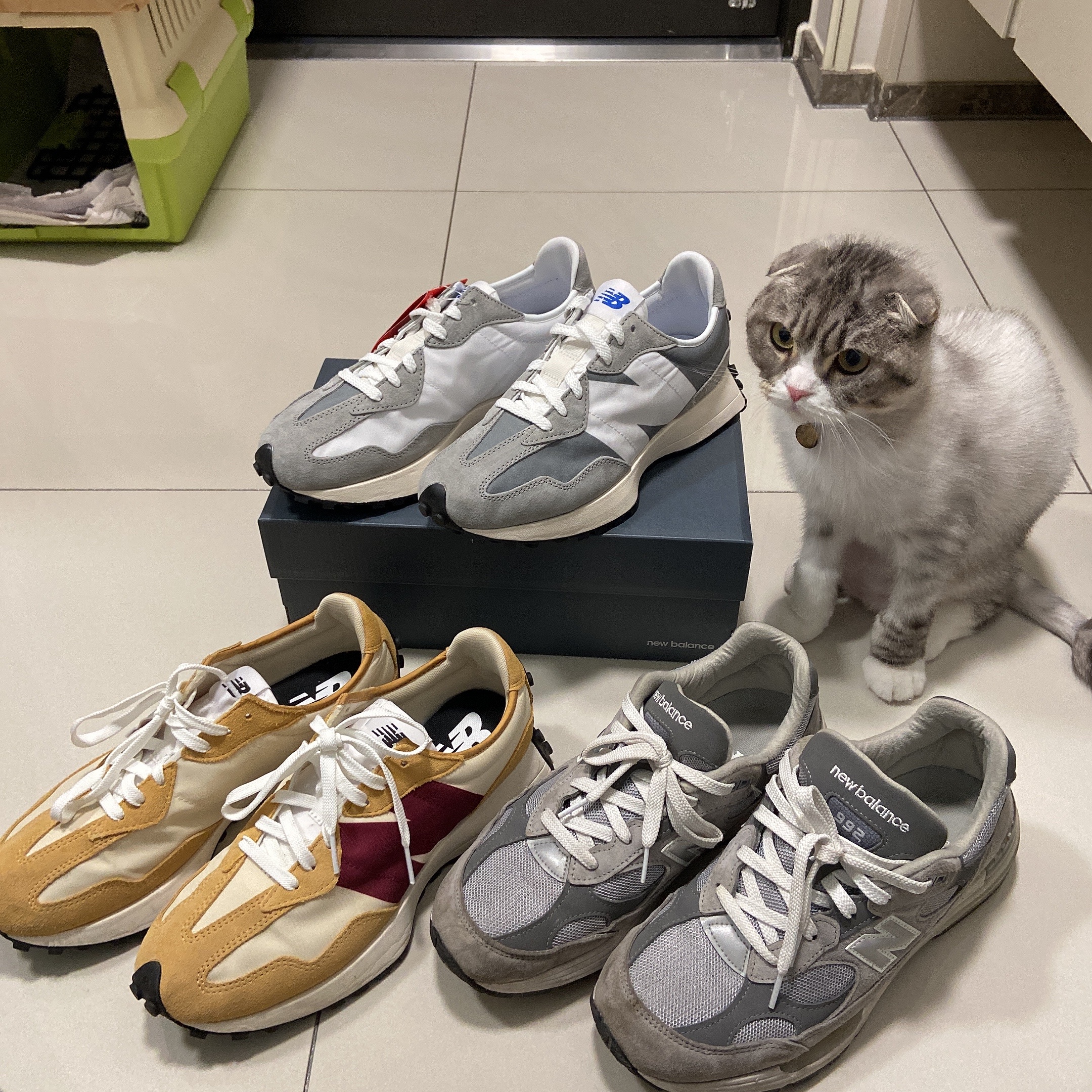 New Balance 327 Grey, New Balance 327 Moonbeam Ghost Pepper 착용 스타일
