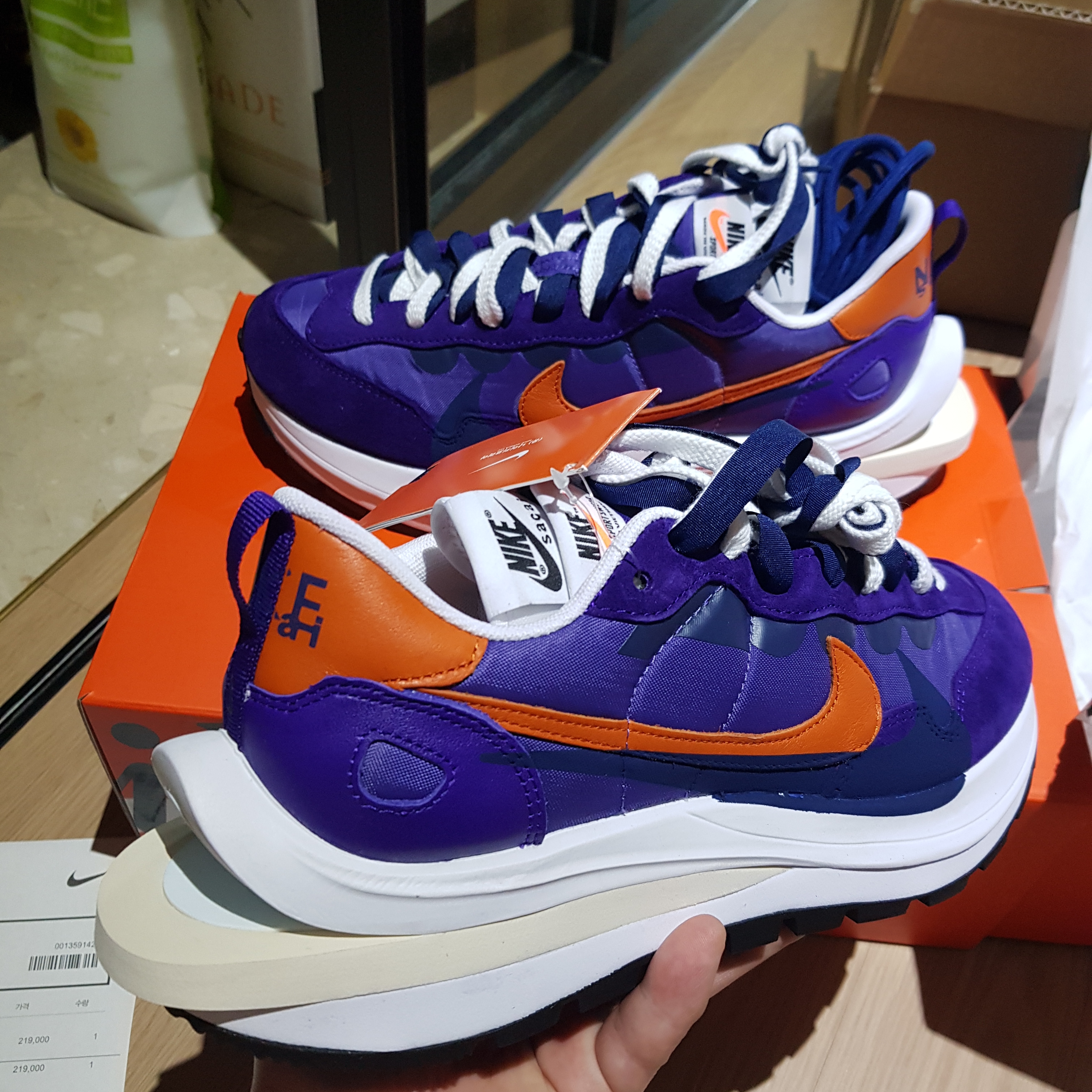 Nike x Sacai VaporWaffle Dark Iris 착용 스타일 - 1
