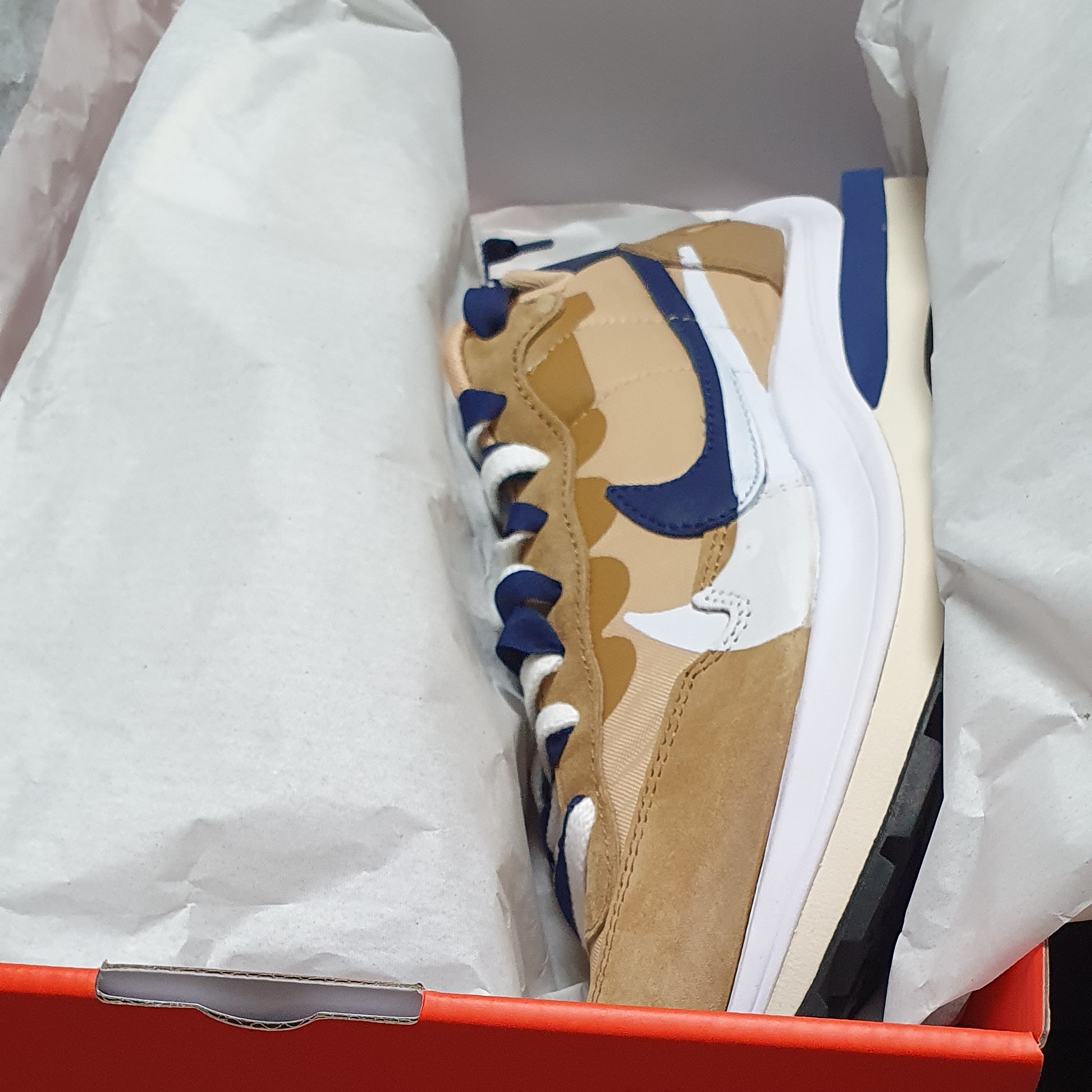 Nike x Sacai VaporWaffle Sesame and Blue Void 착용 스타일 - 2