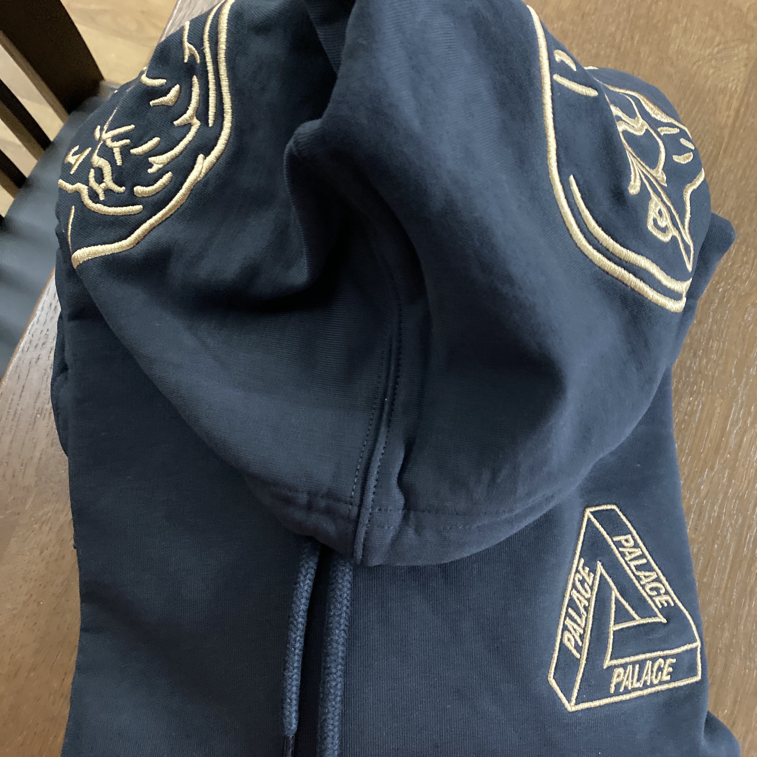 Palace Tri-Archaeology Hood Black - 21SS 착용 스타일 - 2