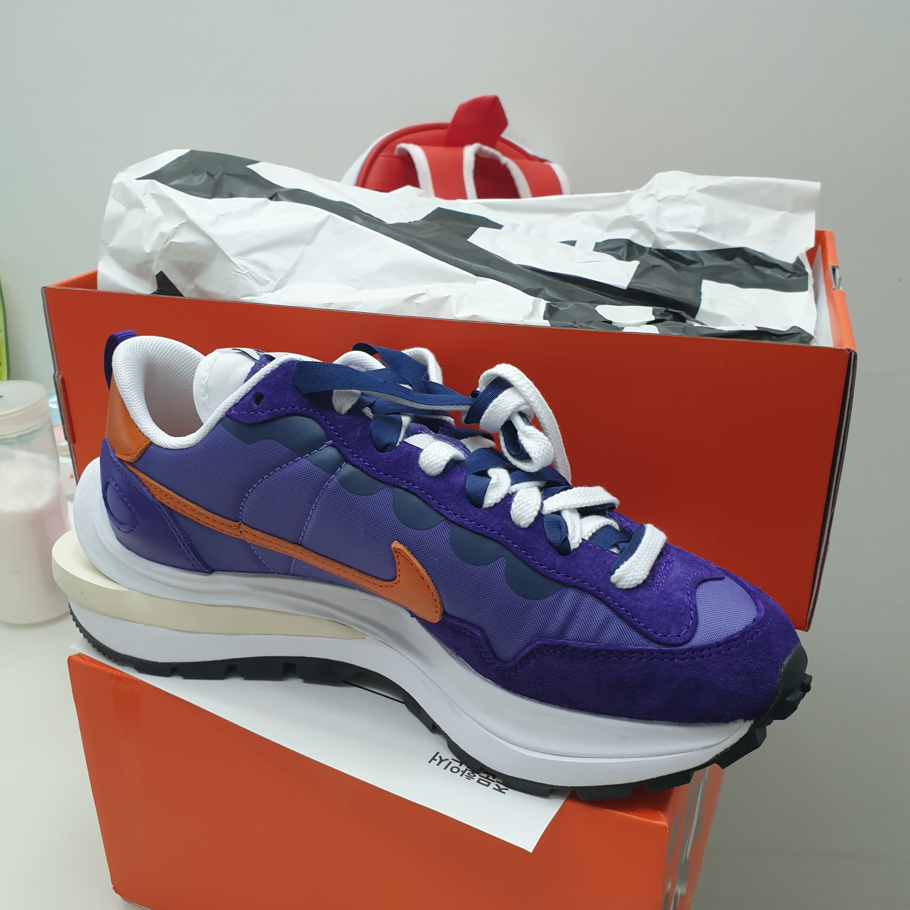 Nike x Sacai VaporWaffle Dark Iris 착용 스타일 - 1