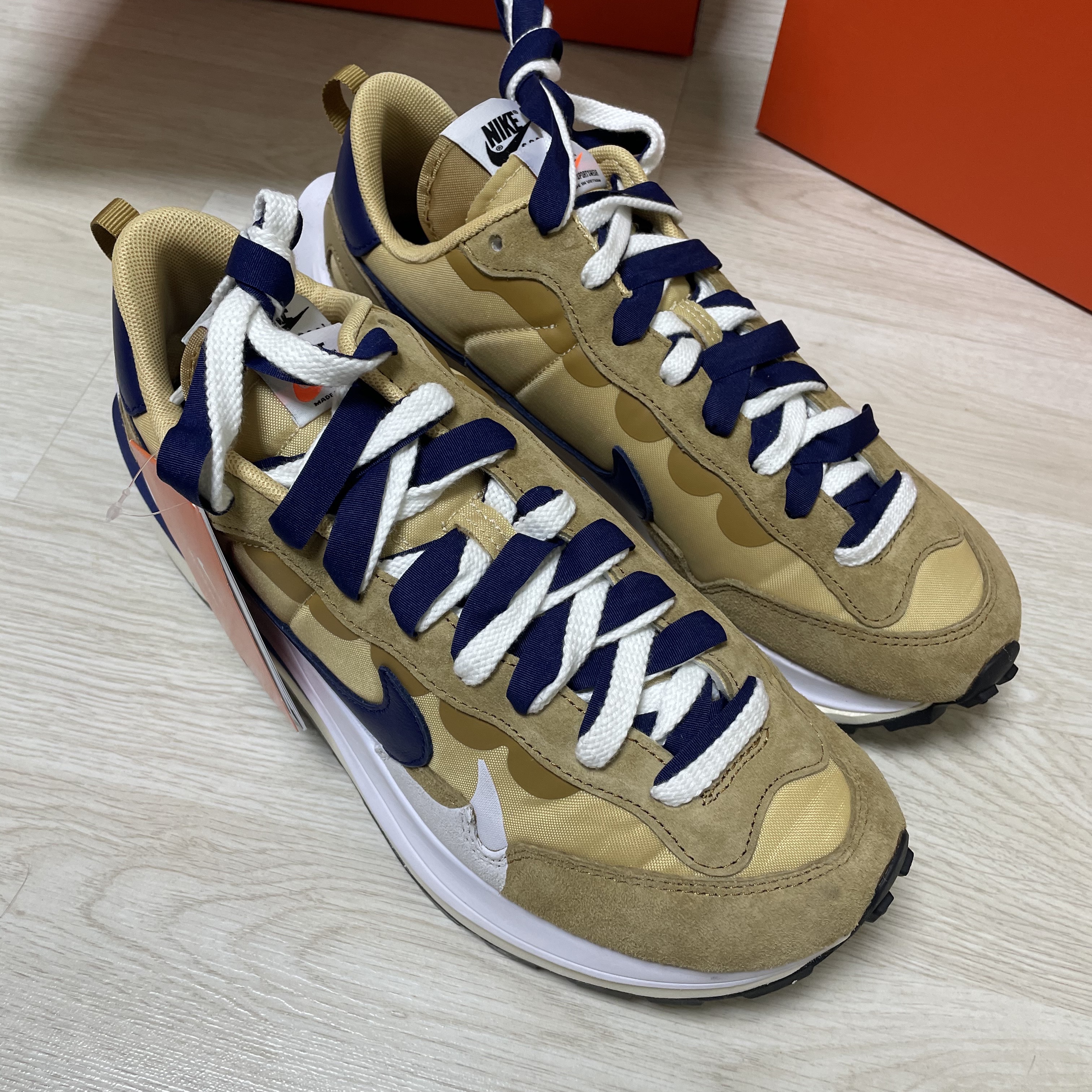 Nike x Sacai VaporWaffle Sesame and Blue Void 착용 스타일 - 1