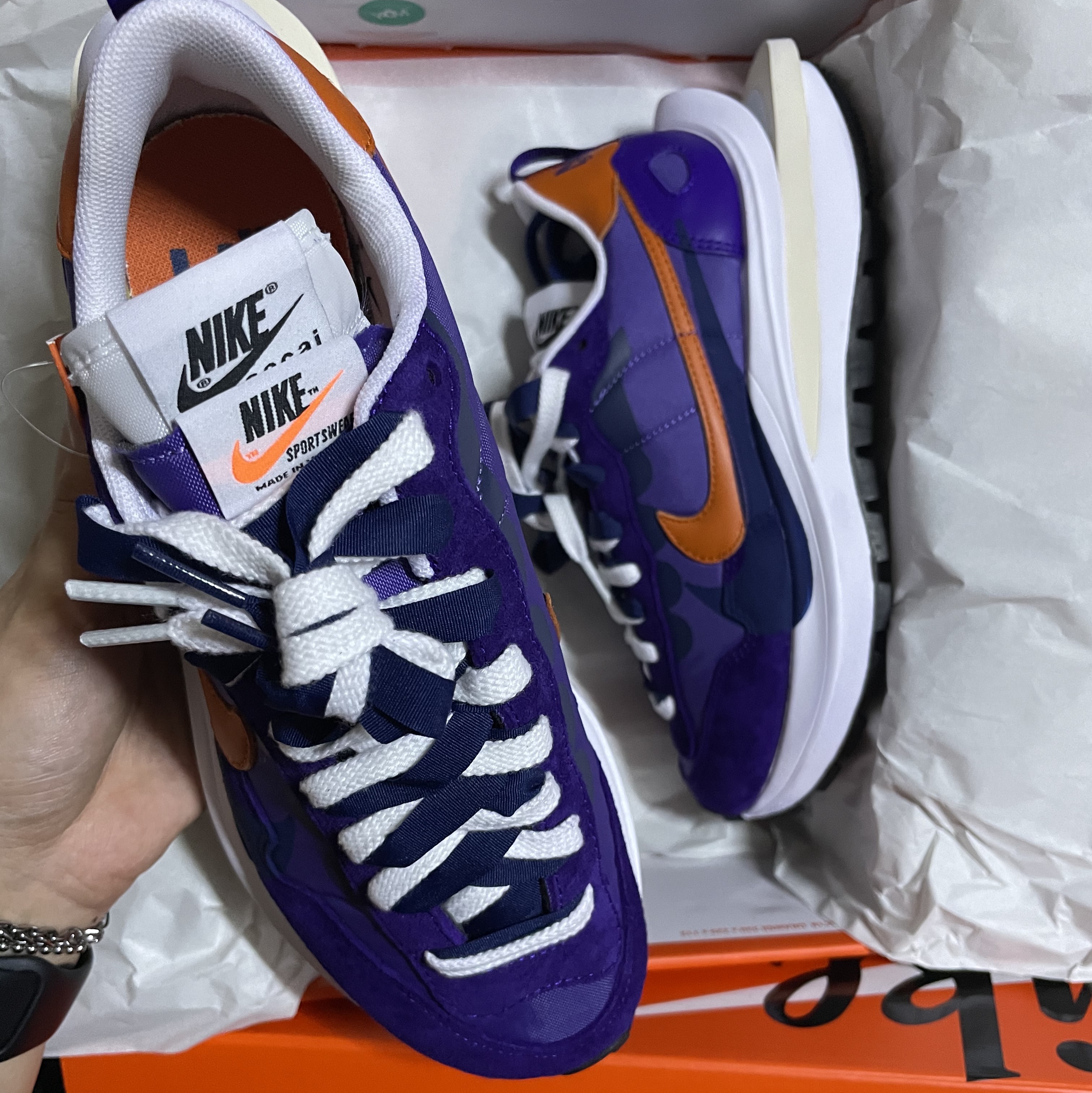 Nike x Sacai VaporWaffle Dark Iris 착용 스타일