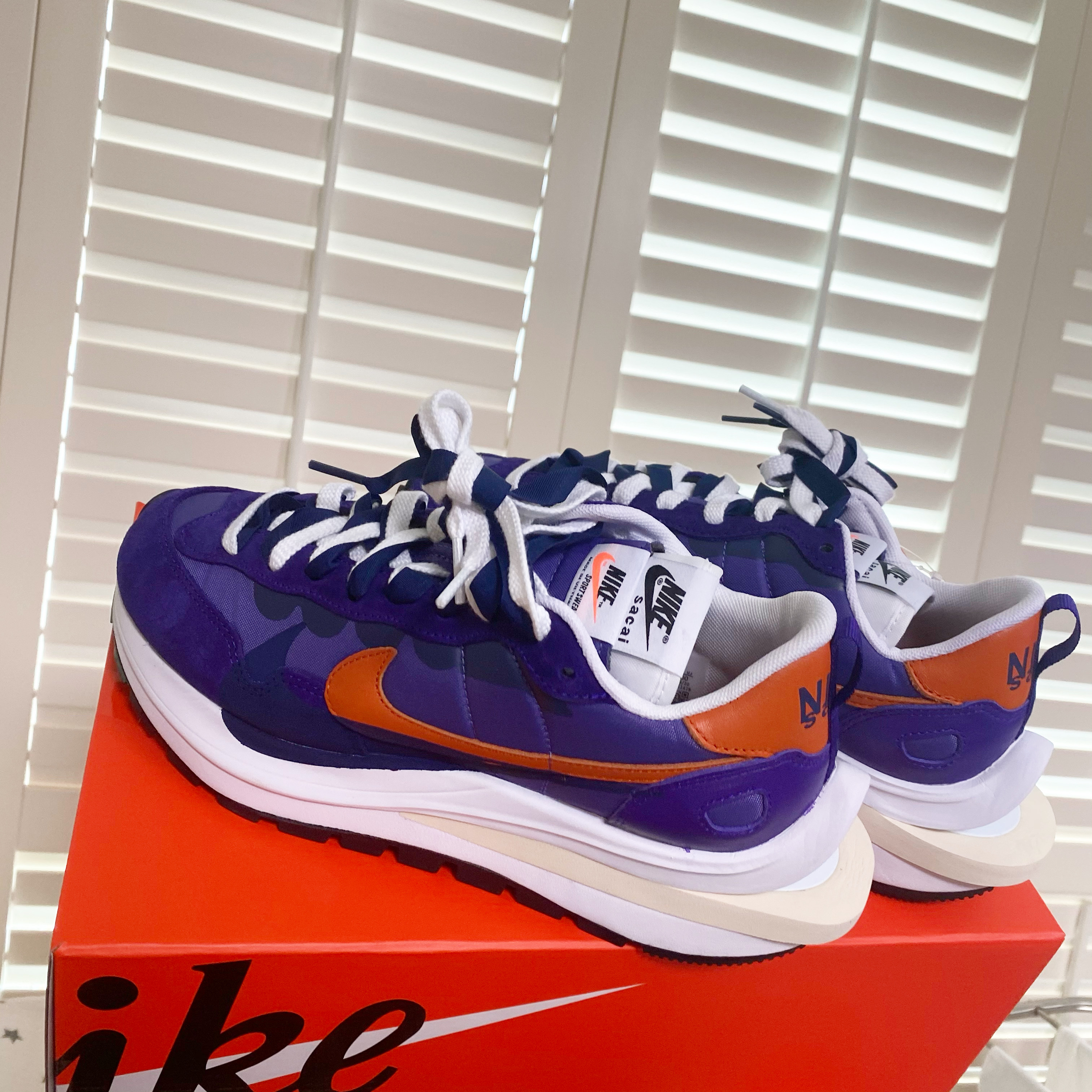 Nike x Sacai VaporWaffle Dark Iris 착용 스타일