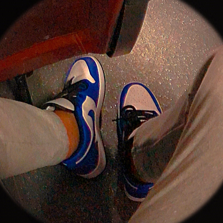 Jordan 1 Low Hyper Royal 착용 스타일