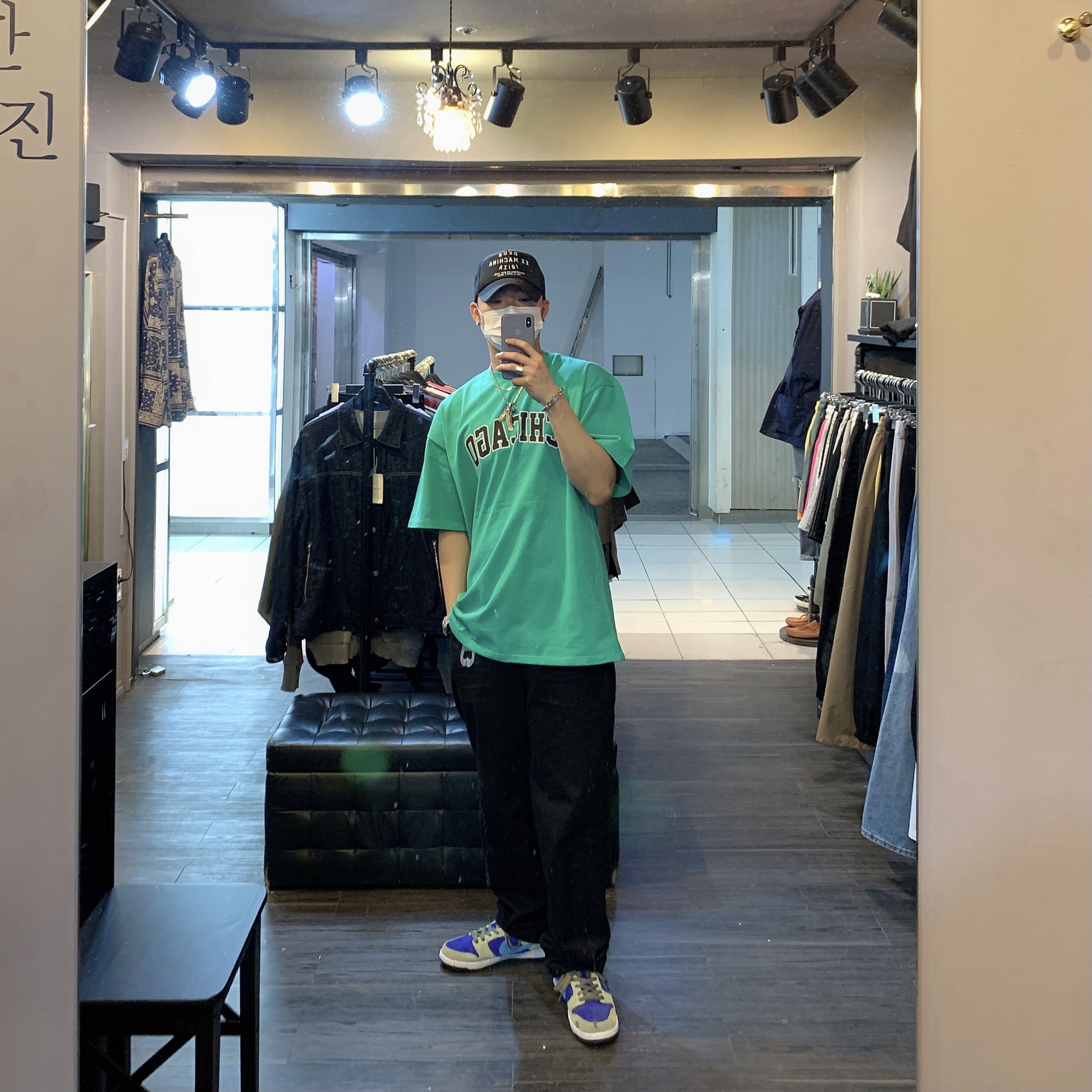 Nike SB Dunk Low Pro Celadon 착용 스타일 - 2