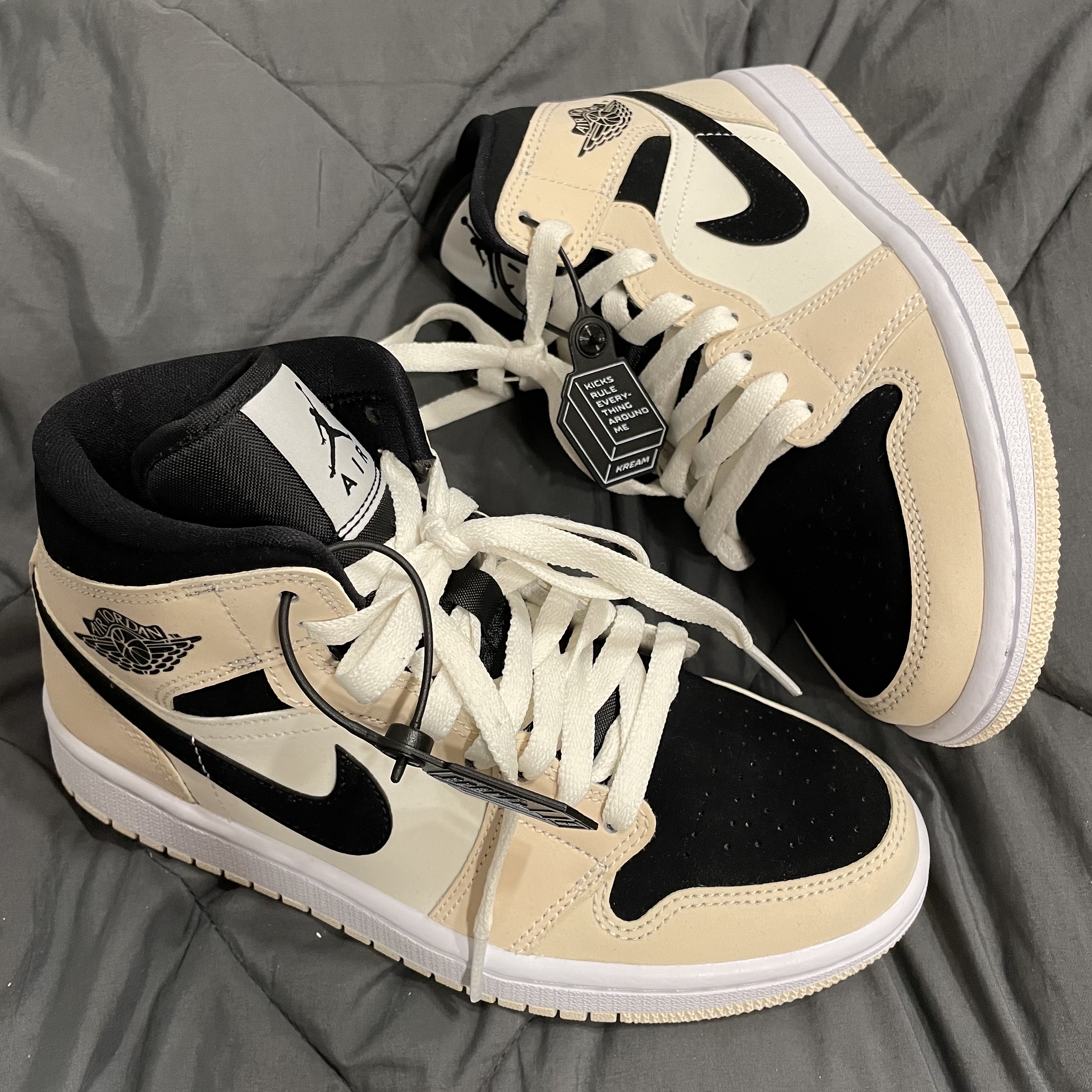 (W) Jordan 1 Mid Barely Orange 착용 스타일
