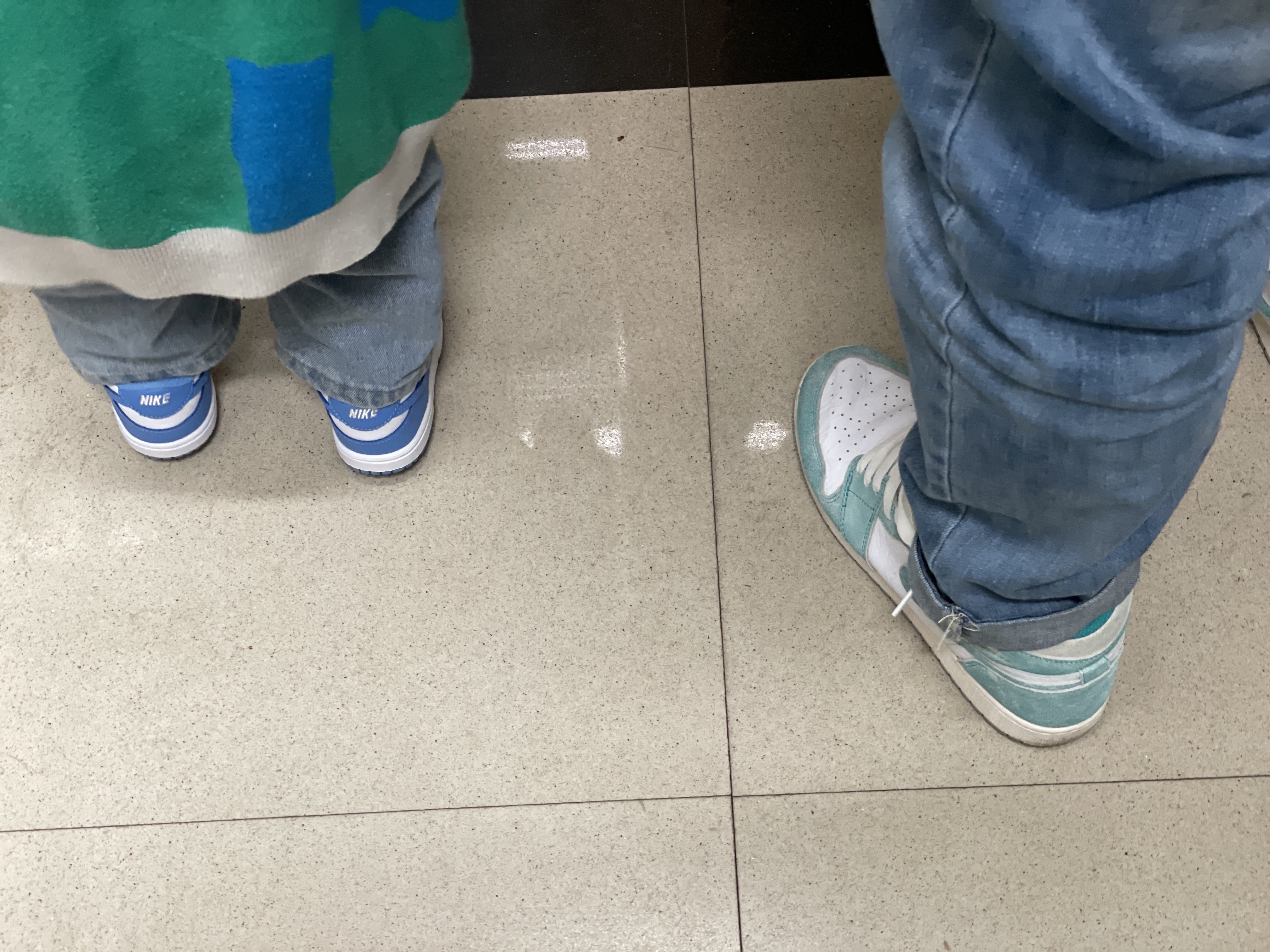 (TD) Nike Dunk Low University Blue, (GS) Jordan 1 Retro High OG Turbo Green 착용 스타일 - 4