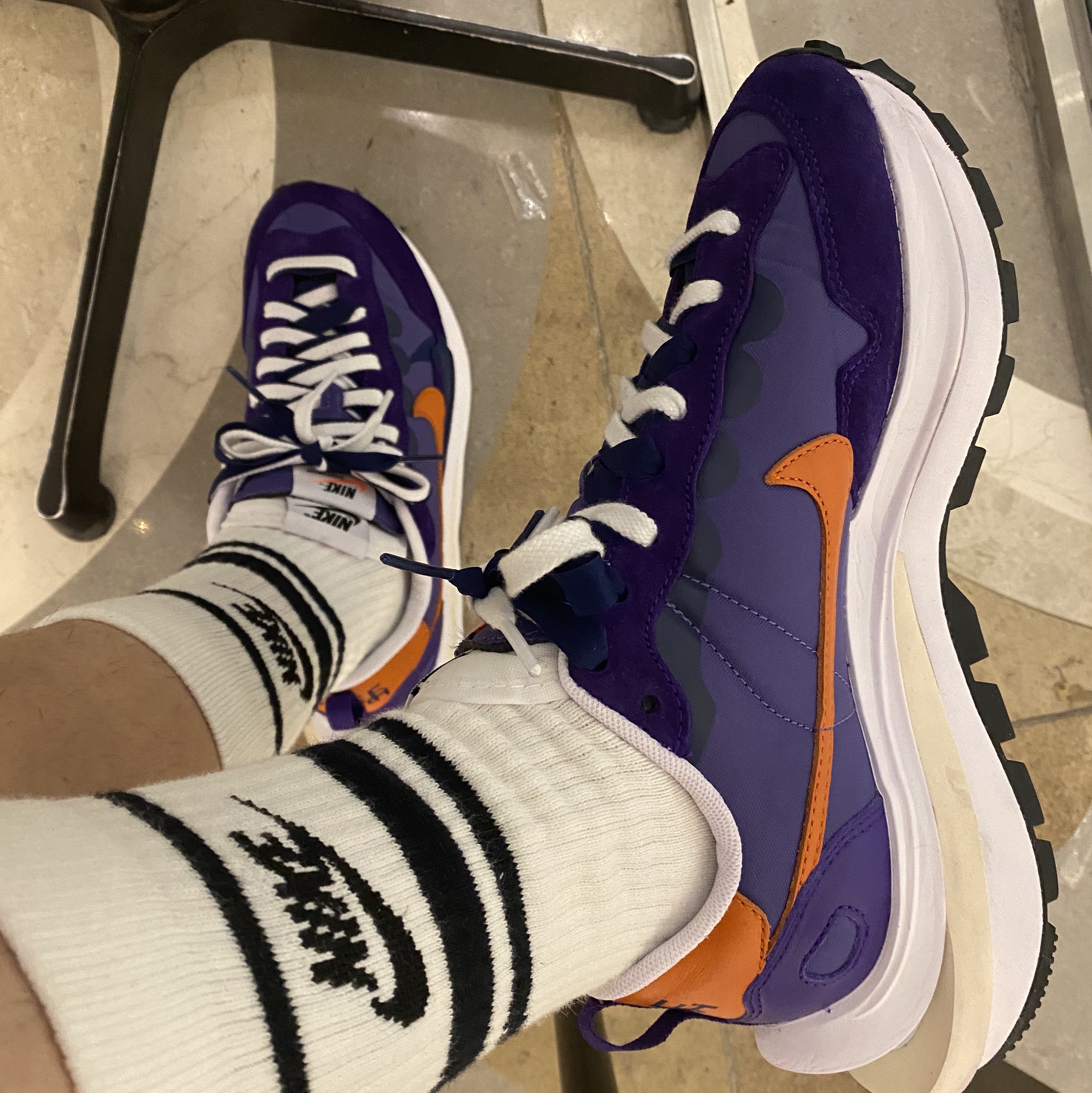 Nike x Sacai VaporWaffle Dark Iris 착용 스타일 - 1