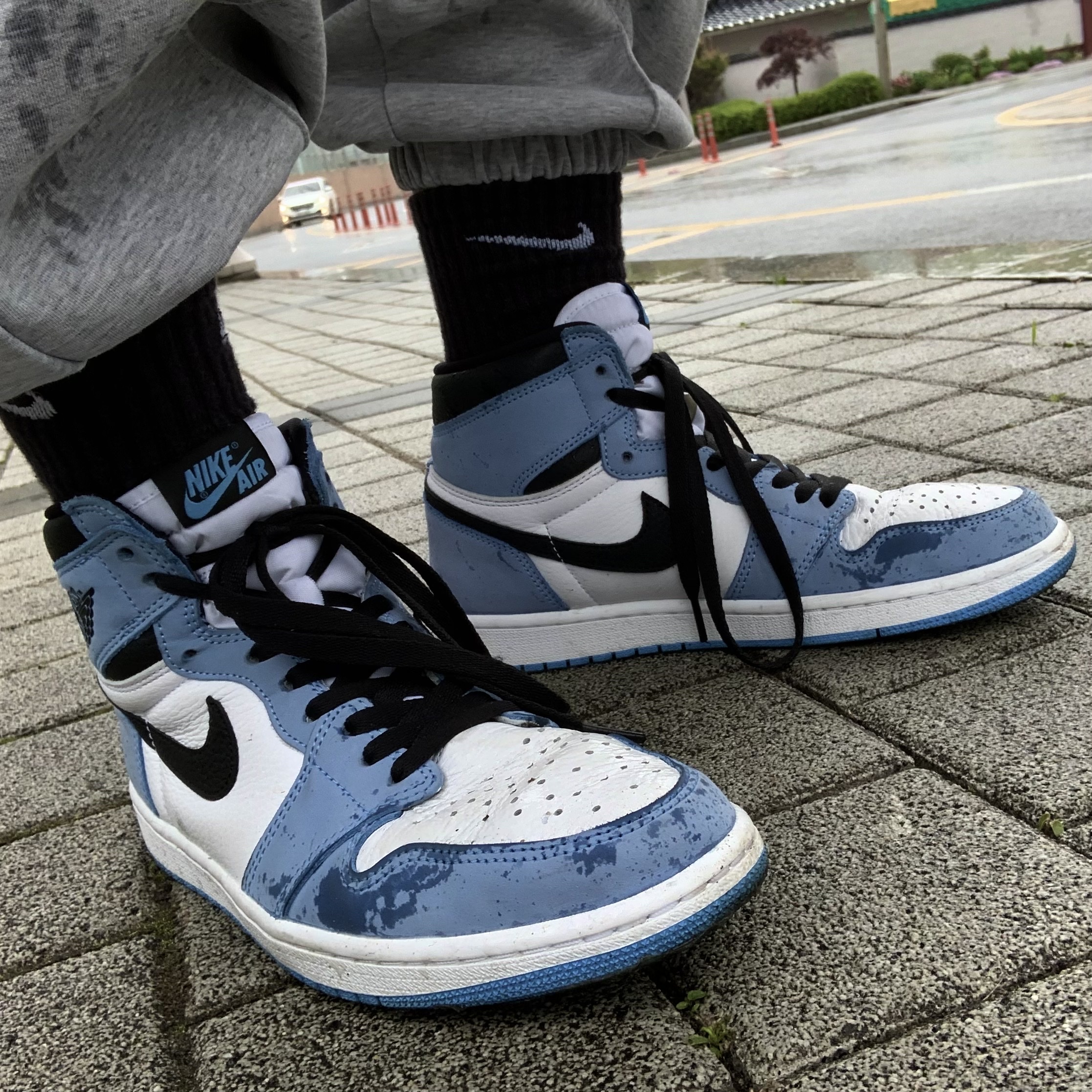 Jordan 1 Retro High OG University Blue 착용 스타일