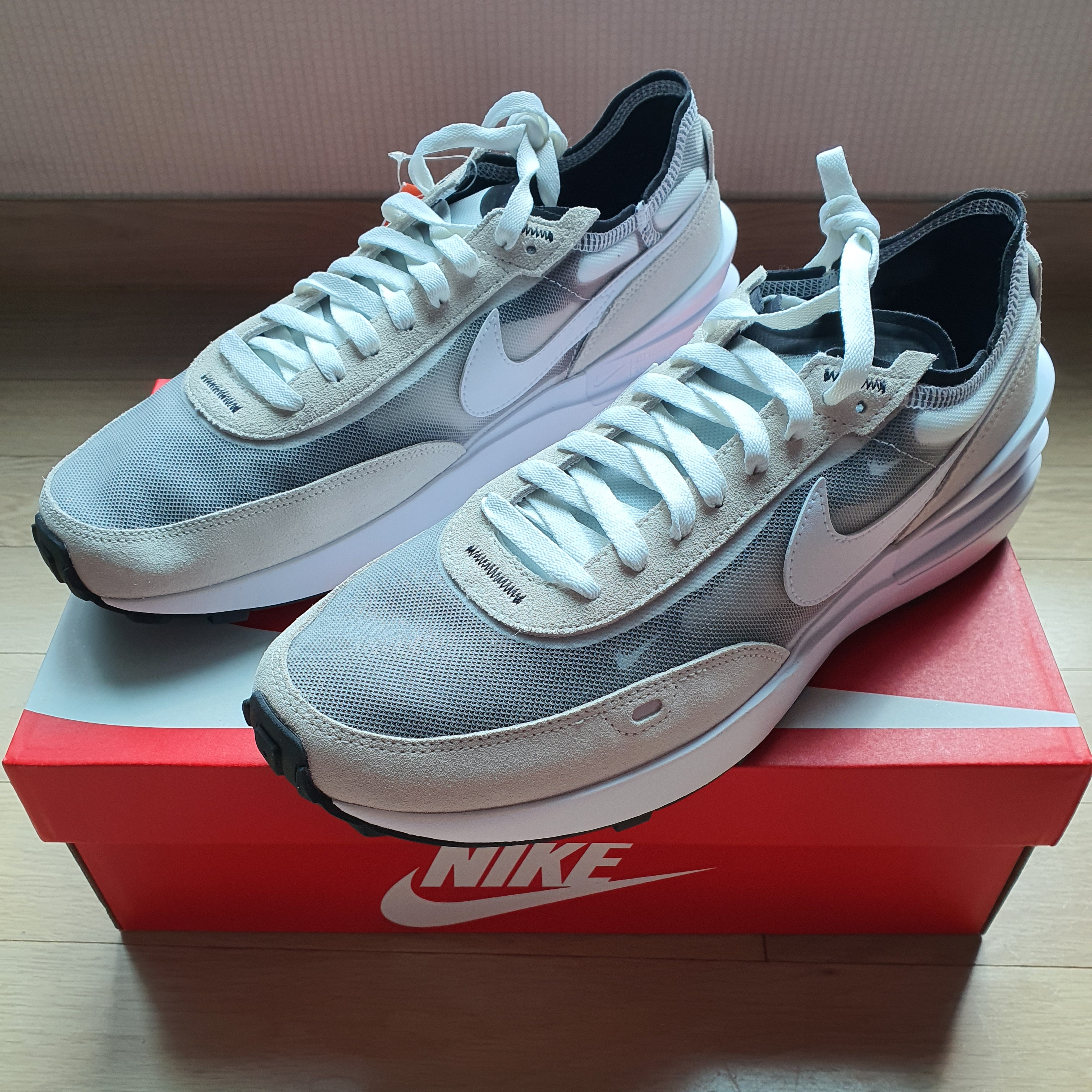Nike Waffle One Infinite Lilac 착용 스타일
