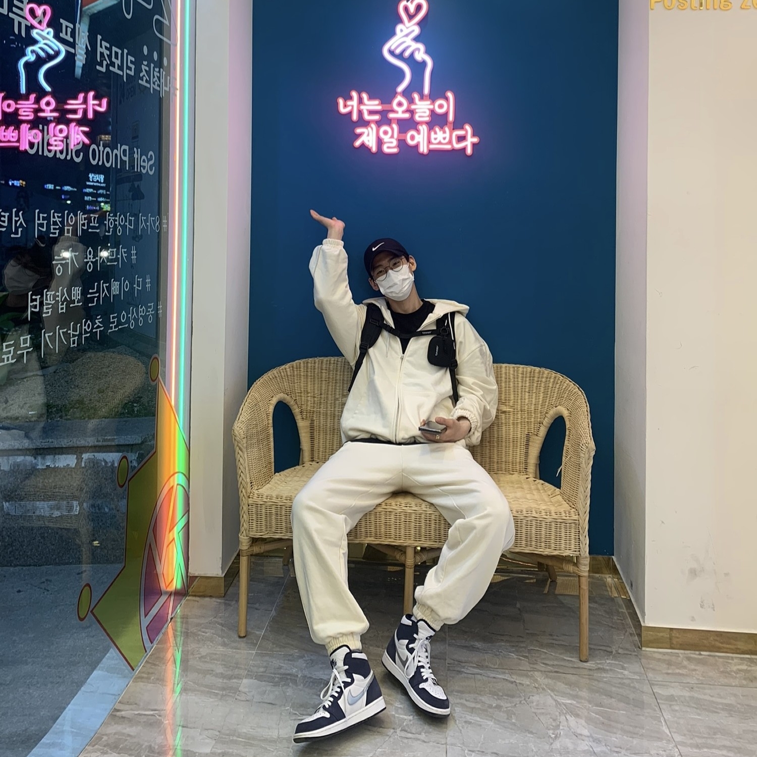 Jordan 1 Retro High OG CO.JP Midnight Navy 착용 스타일