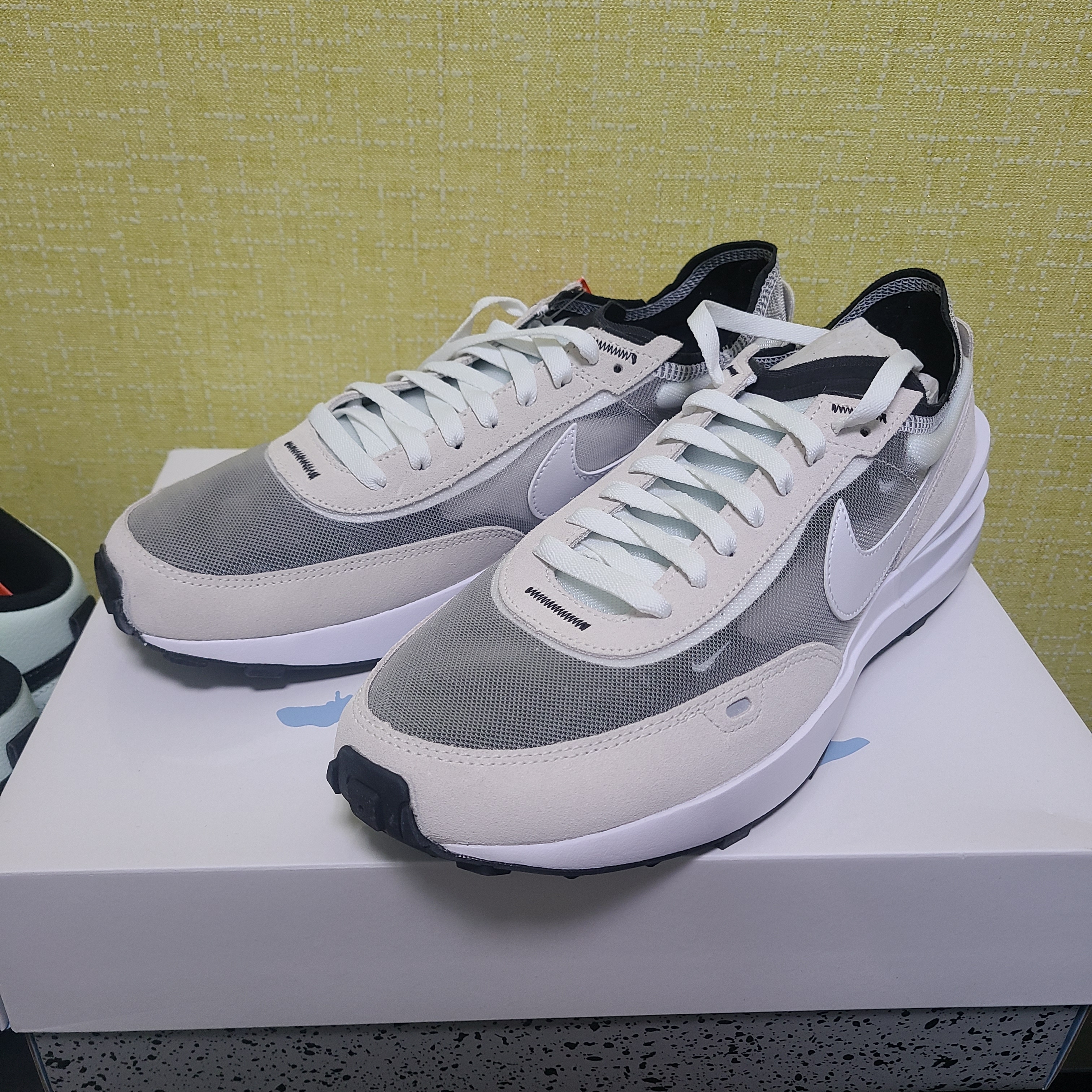 Nike Waffle One Infinite Lilac 착용 스타일 - 2